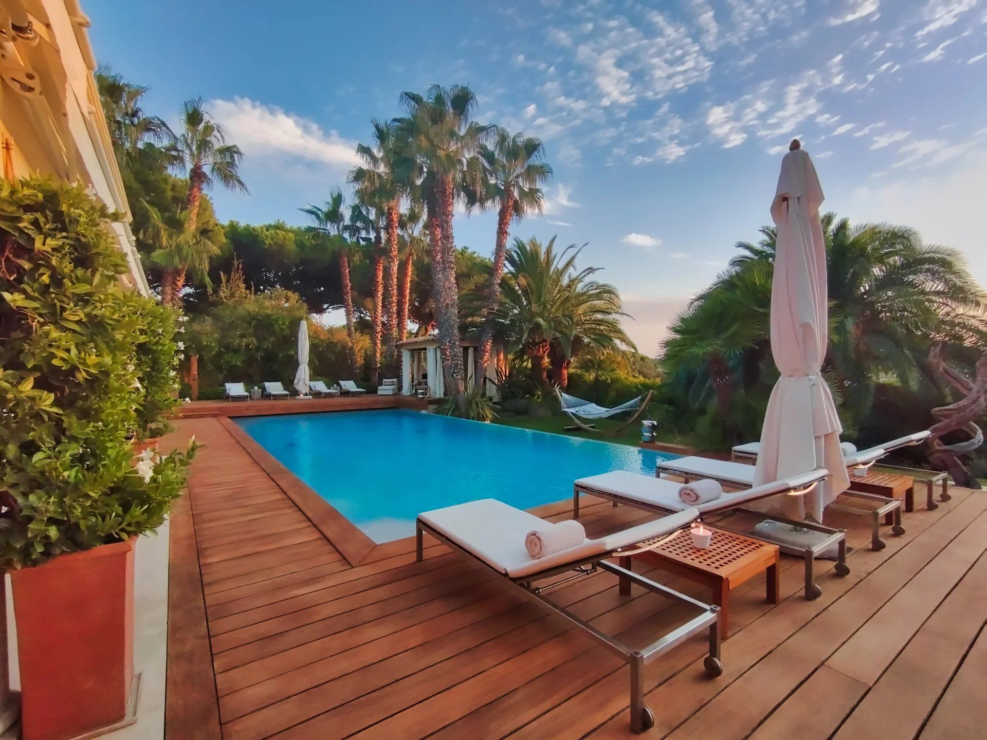 Rental Villa Saint-Tropez 7 Rooms 400 m²