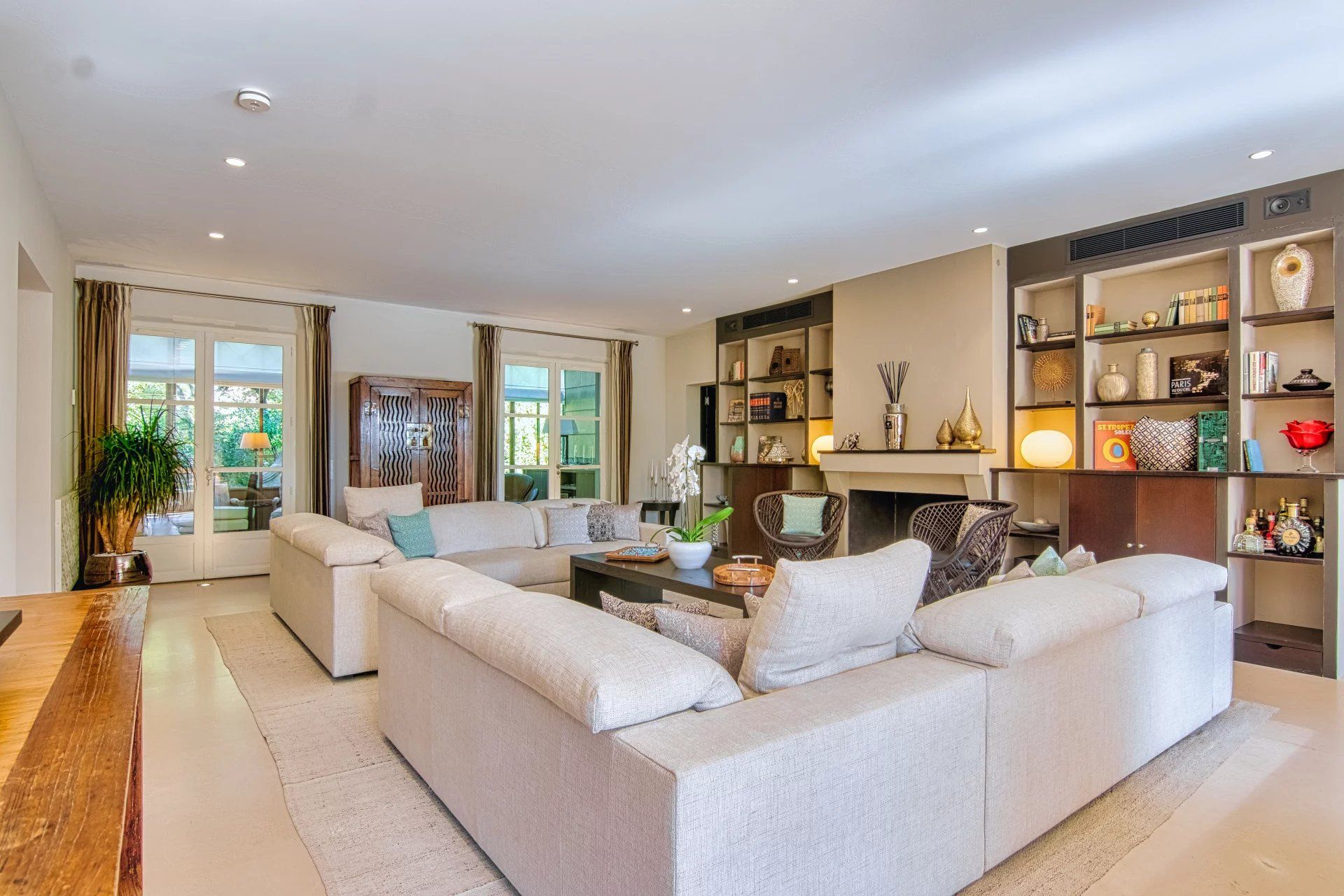 Rental Villa Saint-Tropez 7 Rooms 400 m²