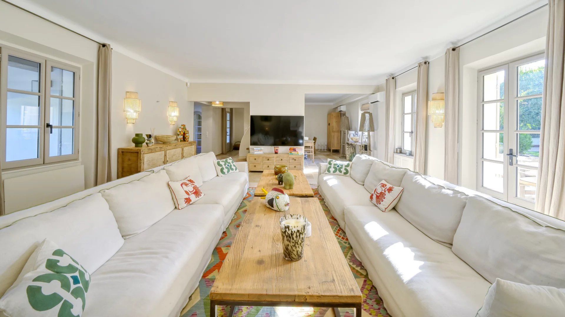 villa 8 Pièces en location saisonnière sur Gassin (83580) Location saisonnière Villa Gassin 8 Pièces 300 m²