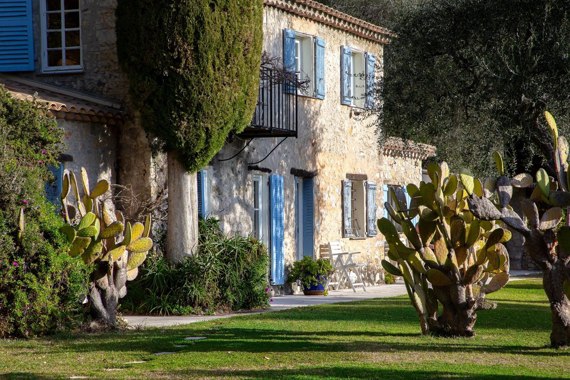 villa 8 Pièces en vente sur Èze (06360) Vente Villa Èze 8 Pièces 207 m²