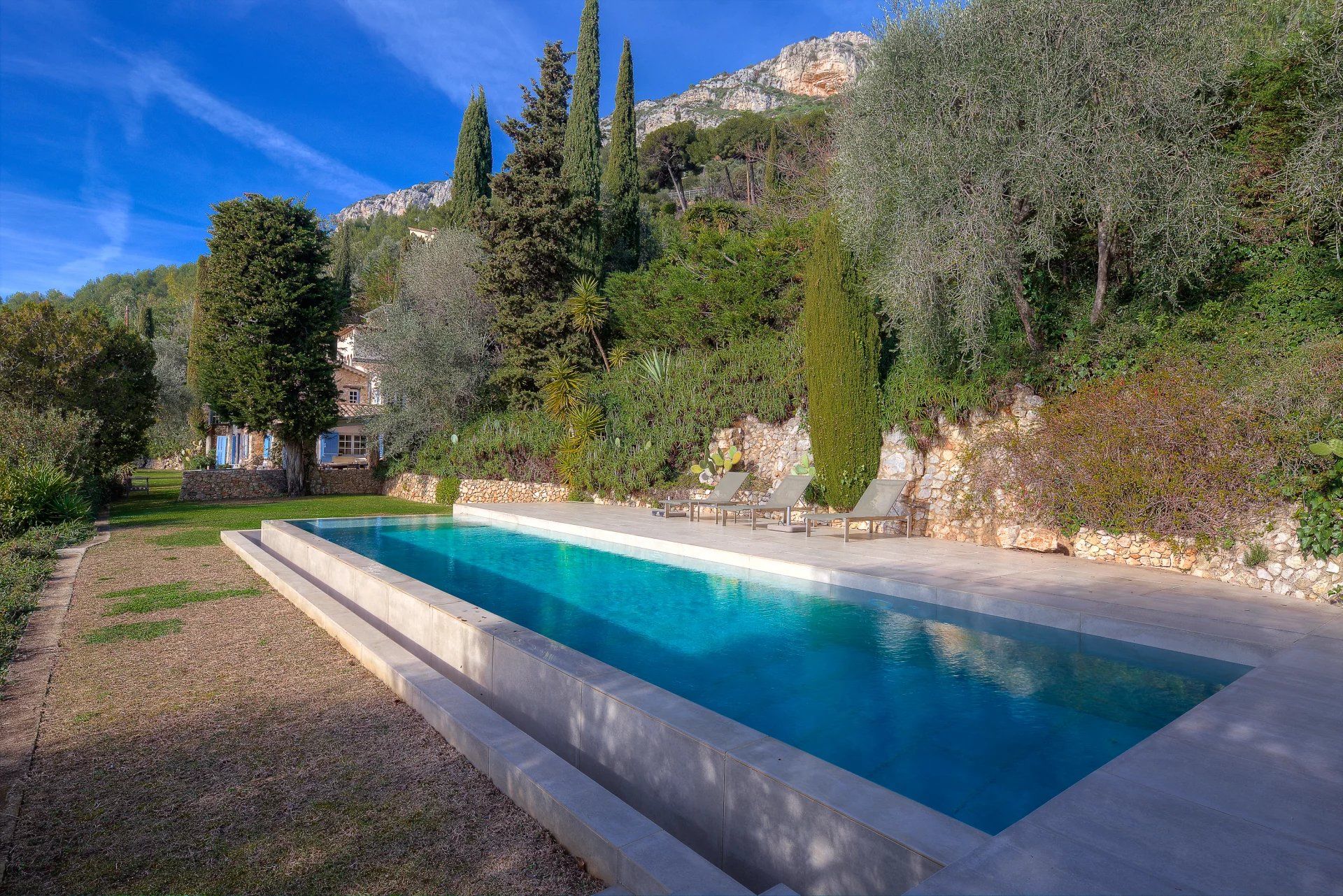 villa 8 Pièces en vente sur Èze (06360) Vente Villa Èze 8 Pièces 207 m²