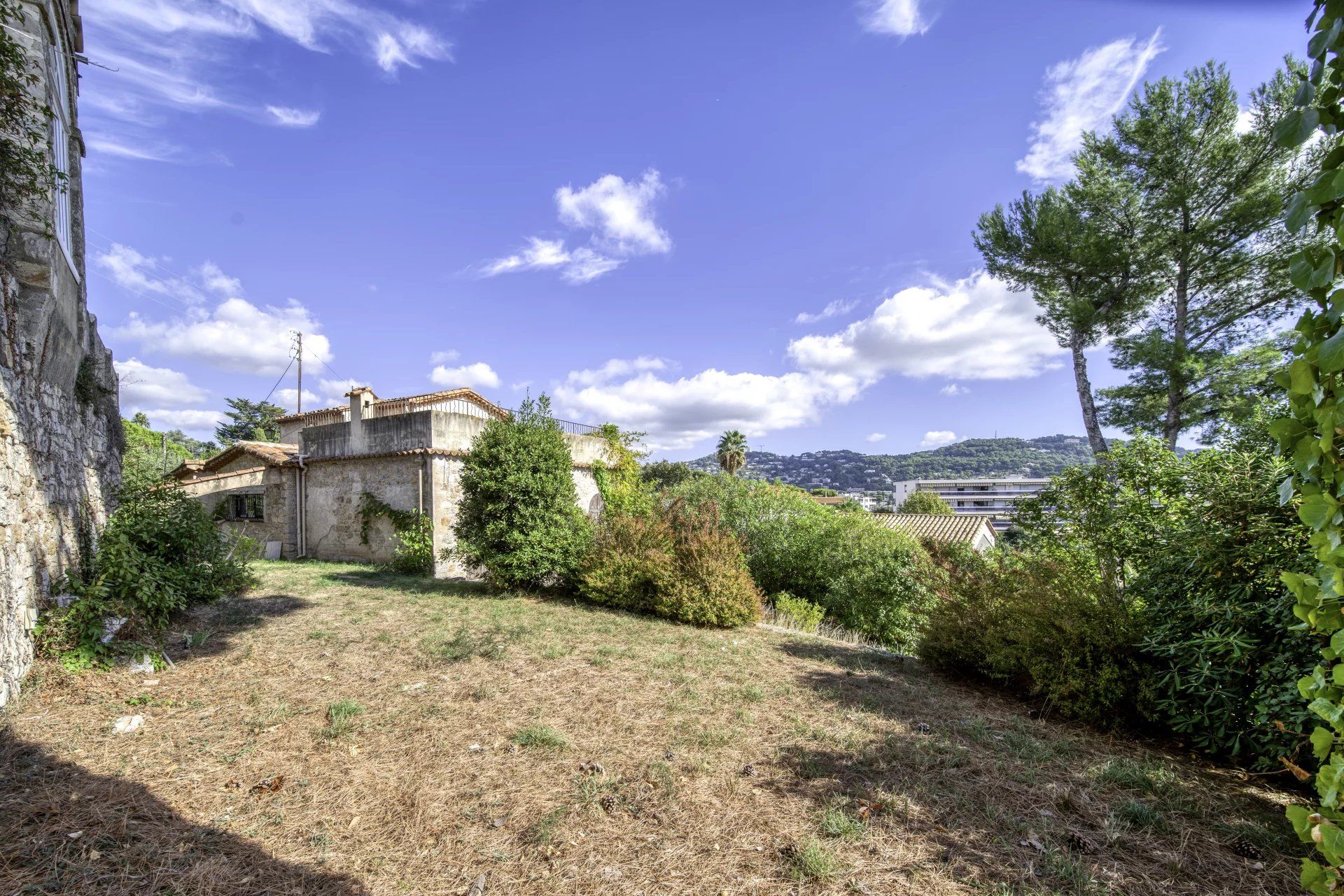 villa 5 Rooms for sale on Cannes (06400) Sale Villa Cannes 5 Rooms 200 m²