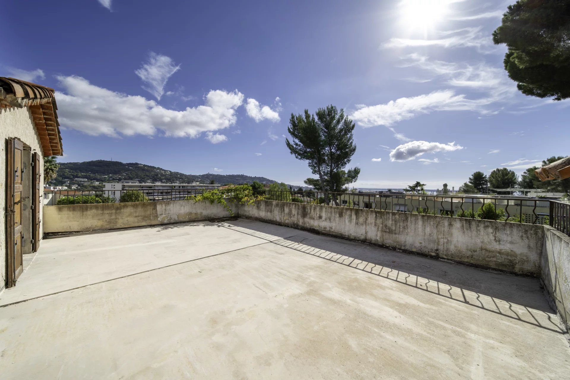 villa 5 Rooms for sale on Cannes (06400) Sale Villa Cannes 5 Rooms 200 m²