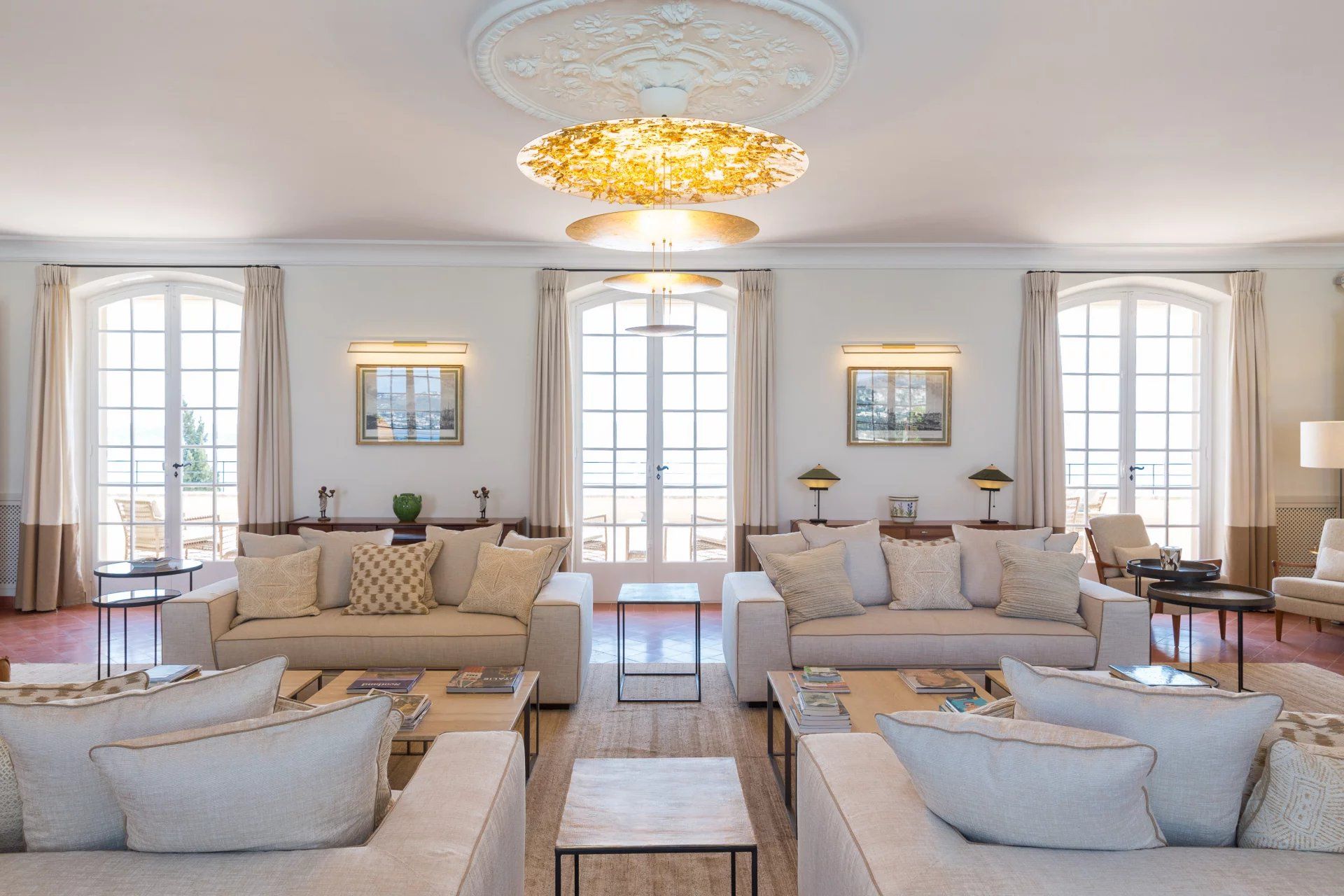 villa 16 Rooms for seasonal rent on Sainte-Maxime (83120)