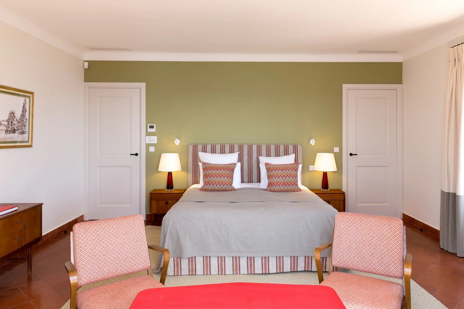 villa 16 Rooms for seasonal rent on Sainte-Maxime (83120)