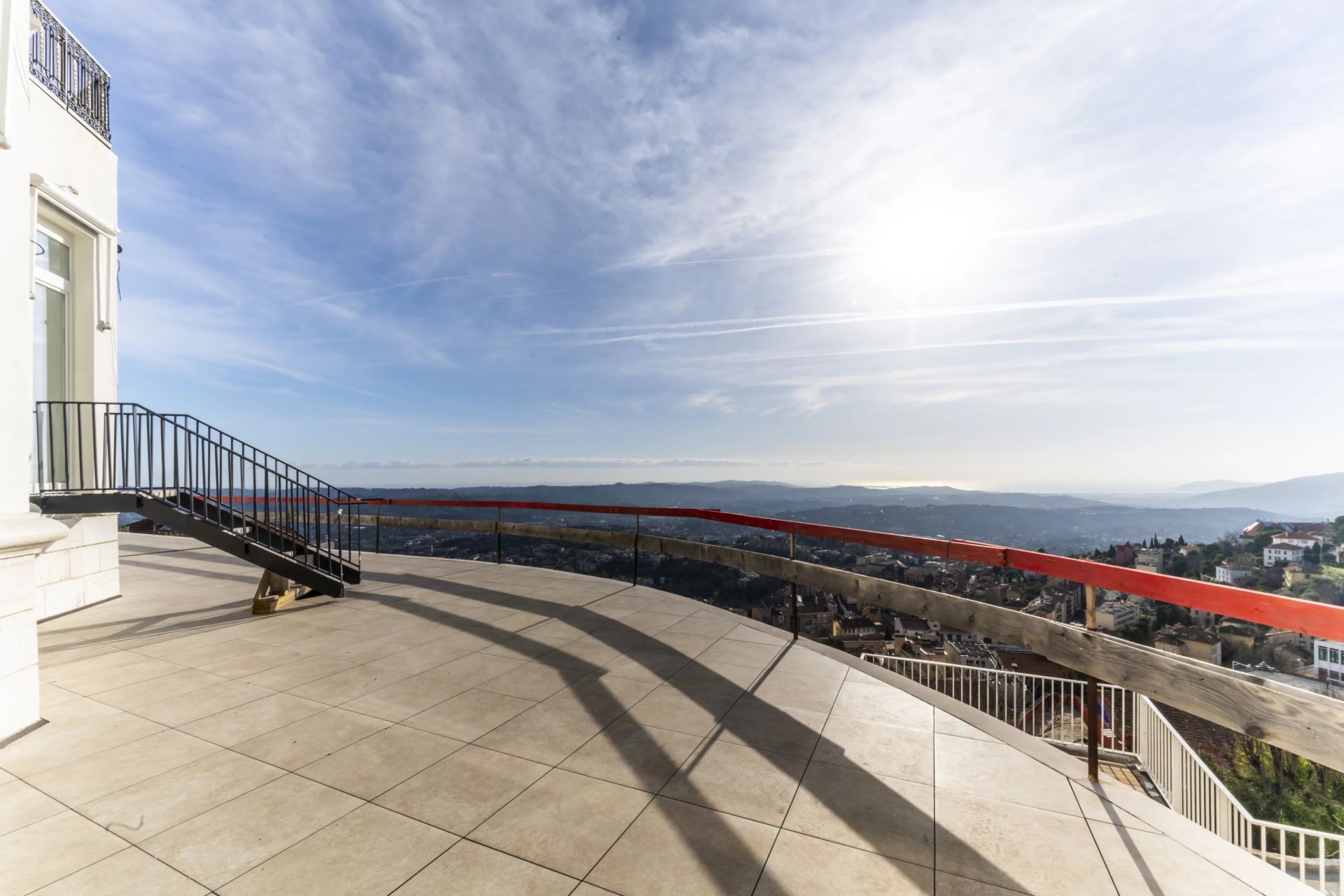 apartment 4 Rooms for sale on Grasse (06130)