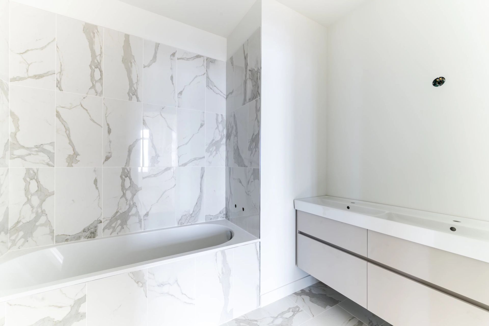 apartment 4 Rooms for sale on Grasse (06130)