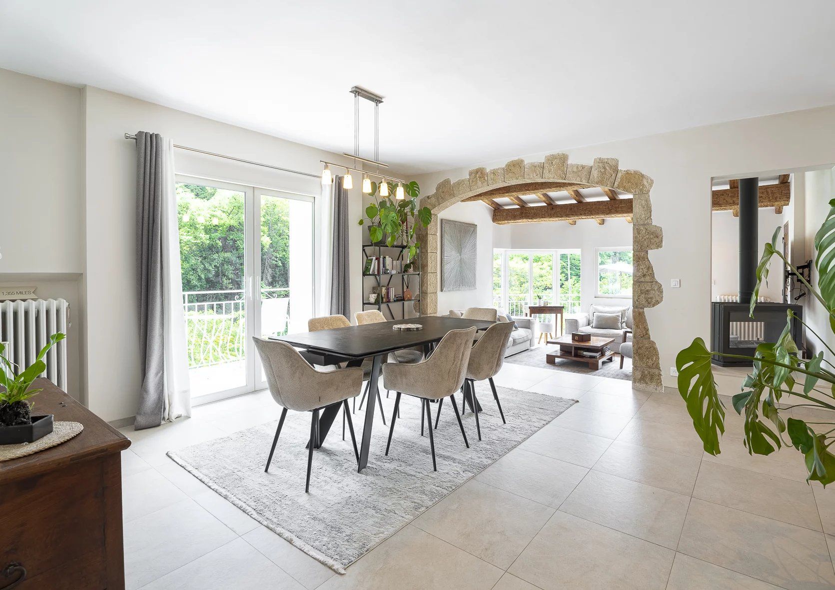 villa 8 Rooms for sale on Vence (06140)