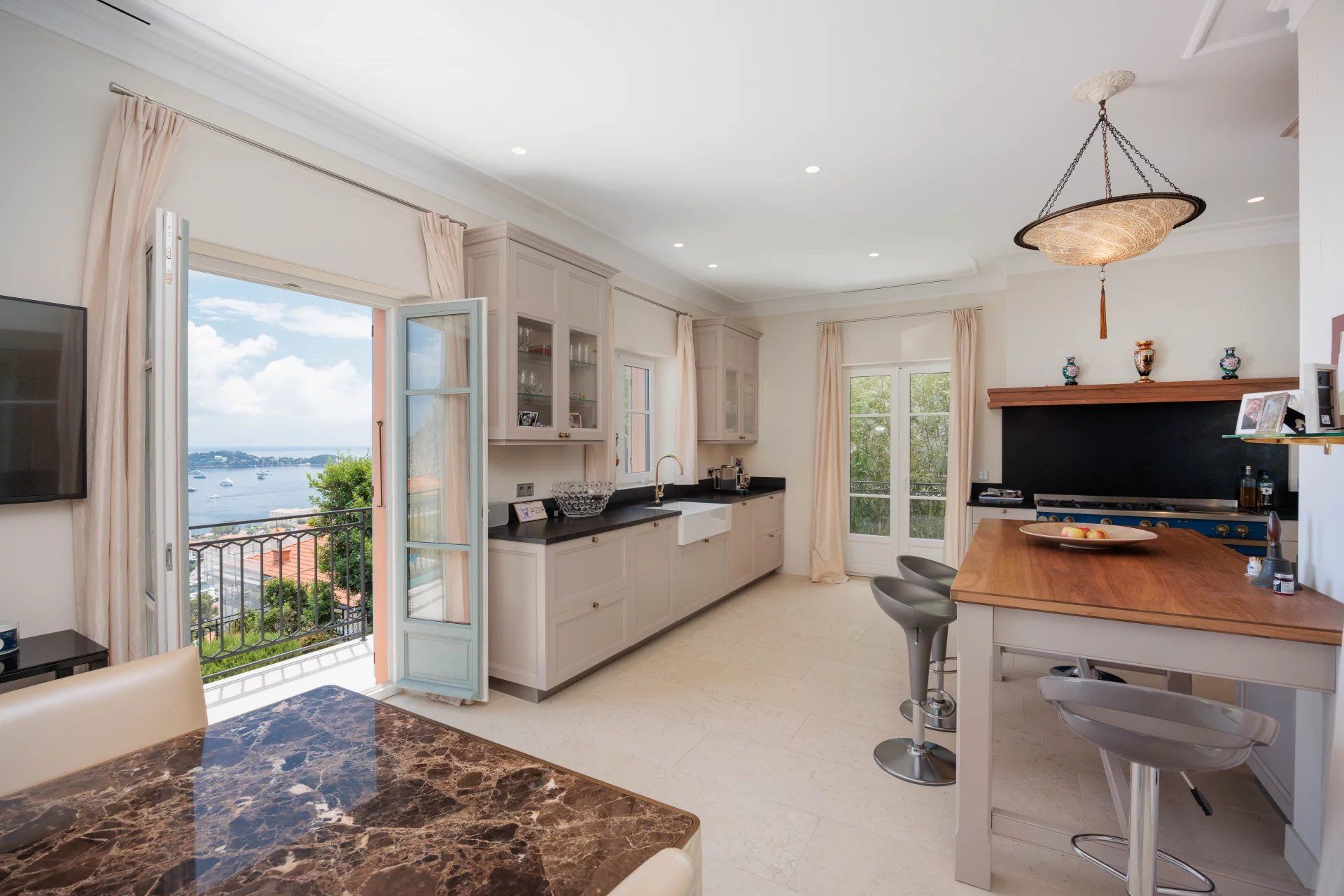 villa for sale on Beaulieu-sur-Mer (06310)