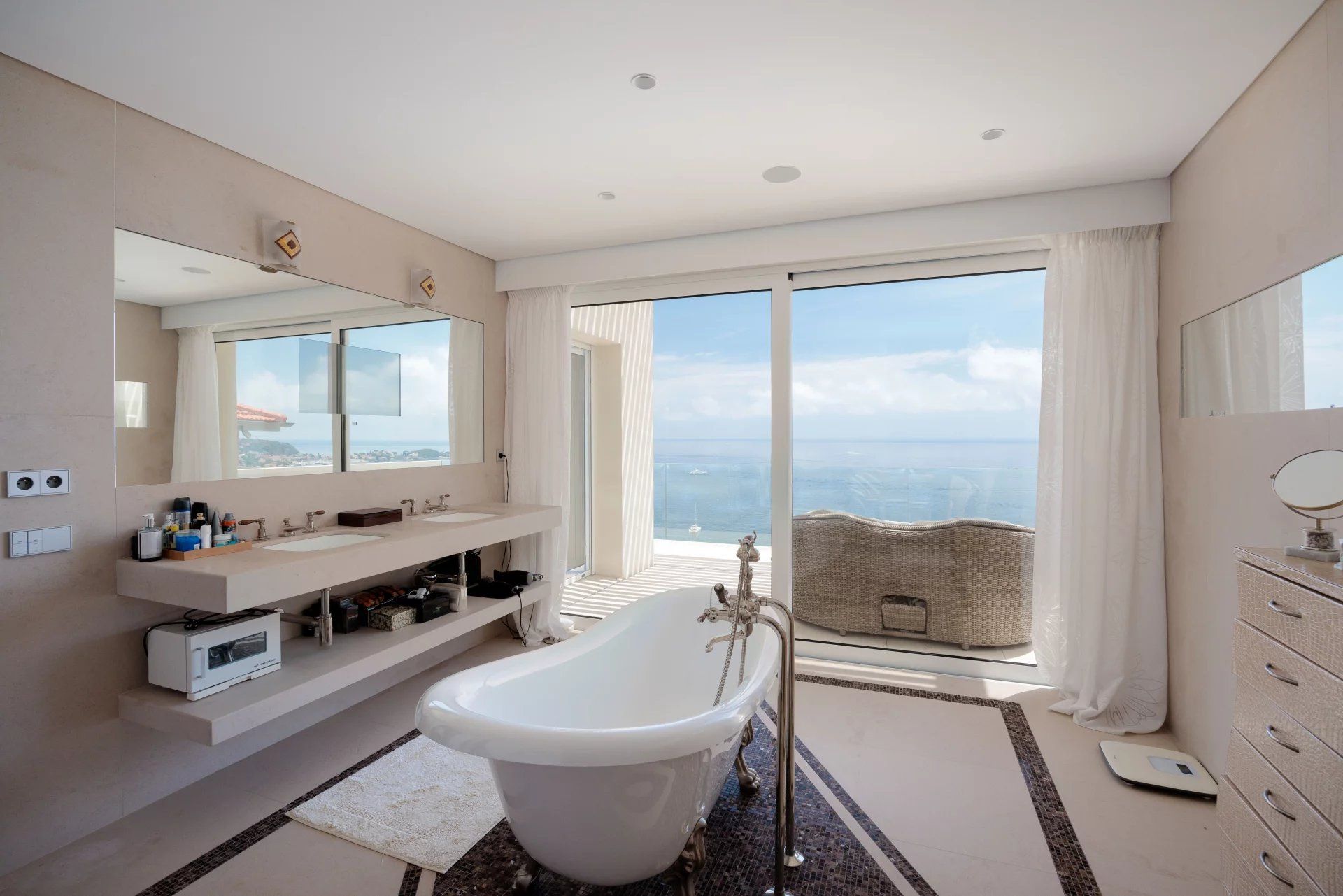 villa for sale on Beaulieu-sur-Mer (06310) Sale Villa Beaulieu-sur-Mer 800 m²