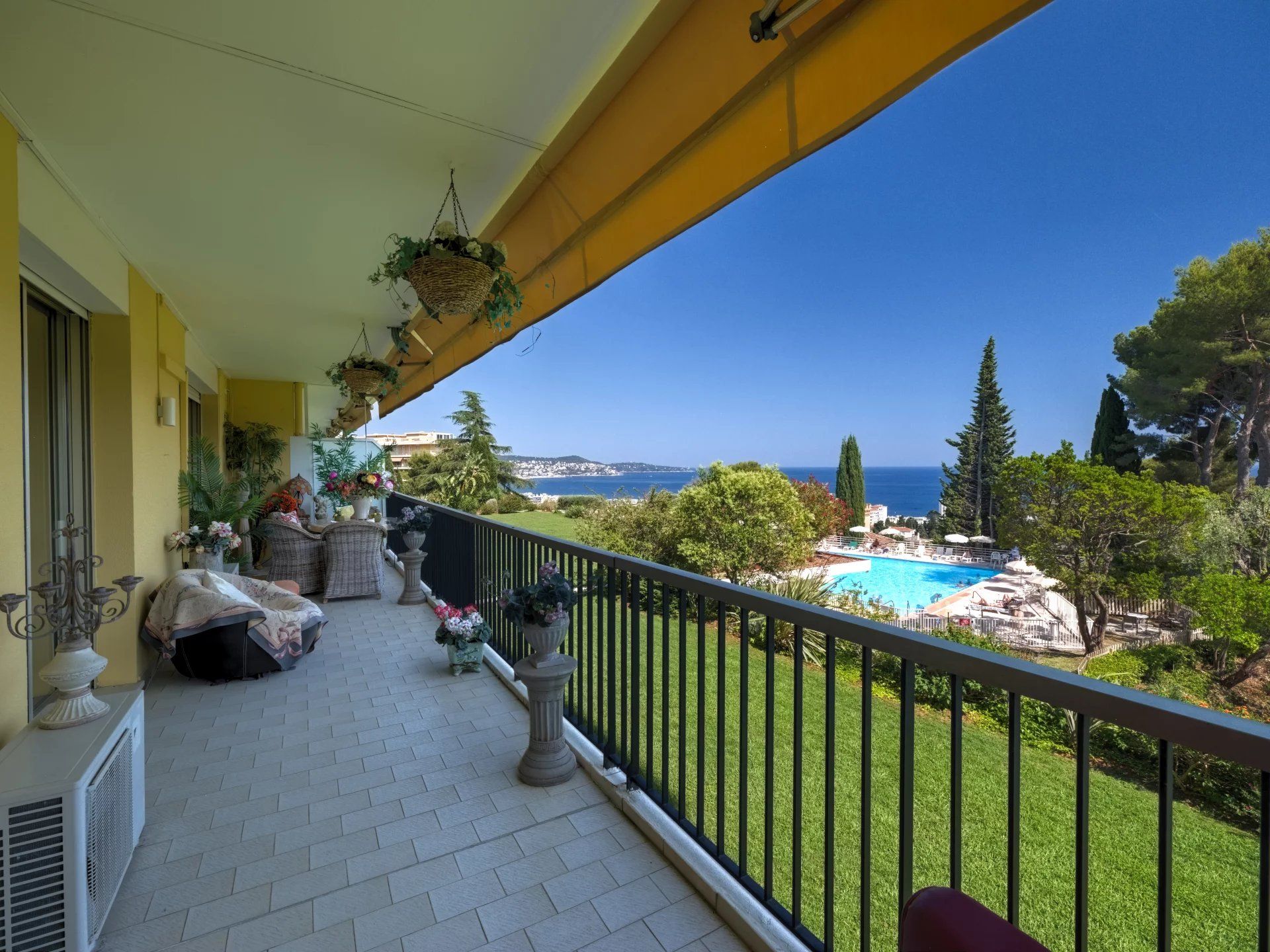 apartment 4 Rooms for sale on Nice (06200) Sale Apartment Nice 4 Rooms 98.01 m²