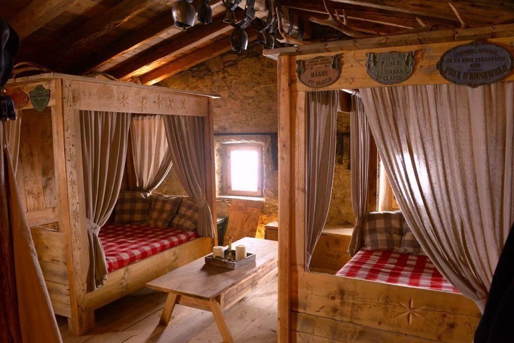 small farmhouse 3 Rooms for sale on Les Belleville (73440)