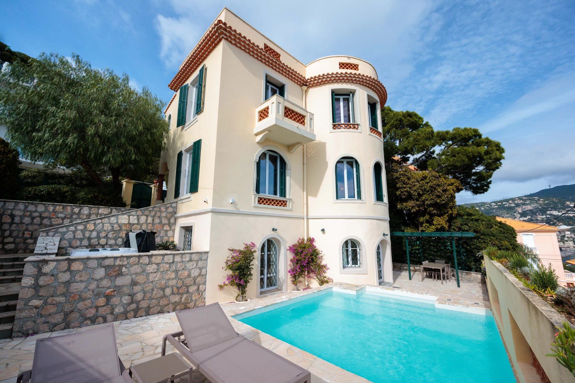 villa 6 Pièces en location saisonnière sur Nice (06300)
