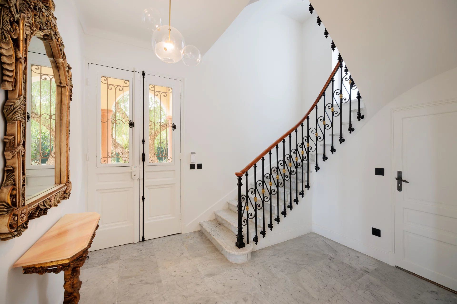 villa 6 Rooms for seasonal rent on Nice (06300)