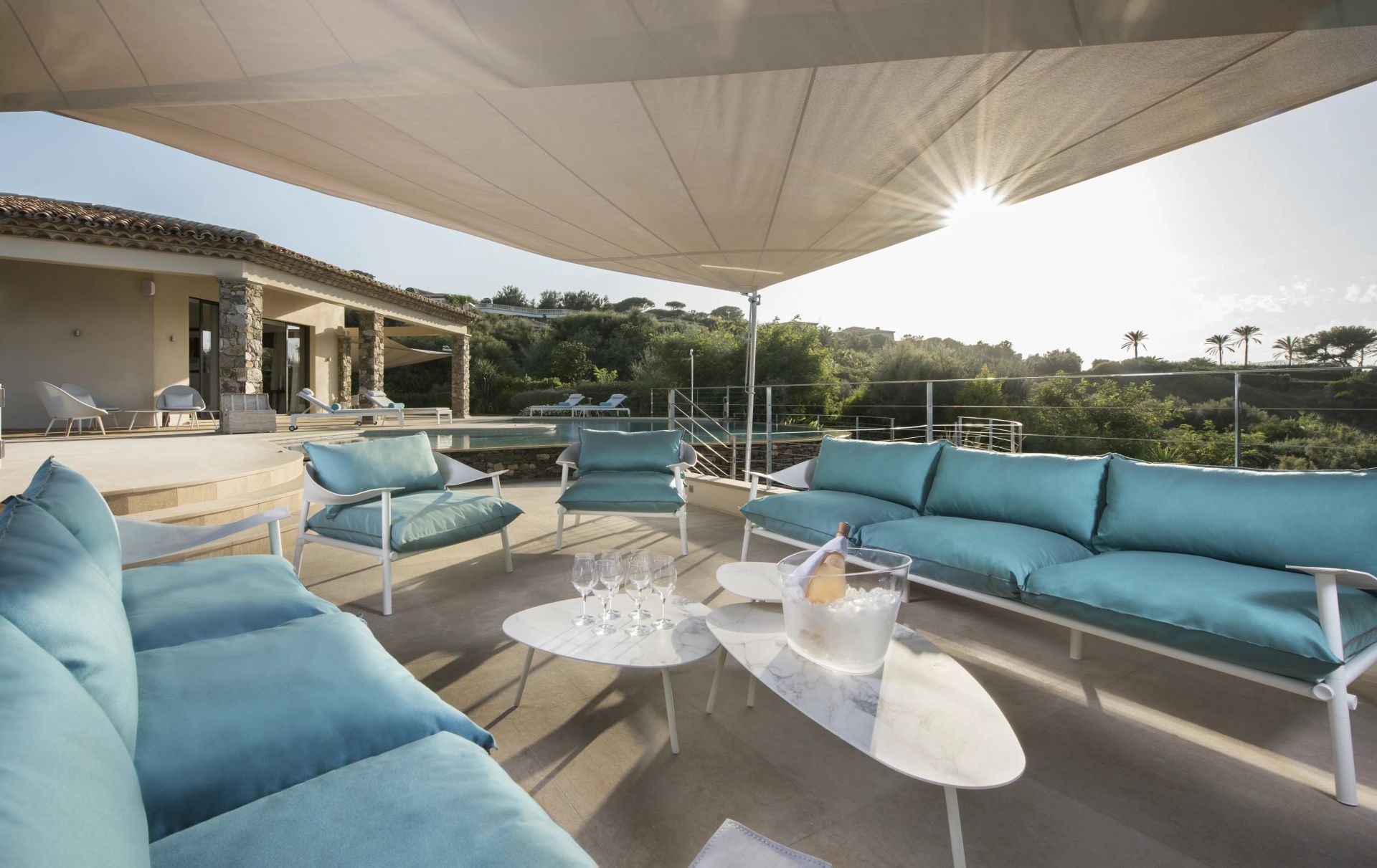 villa 7 Rooms for seasonal rent on Saint-Tropez (83990)