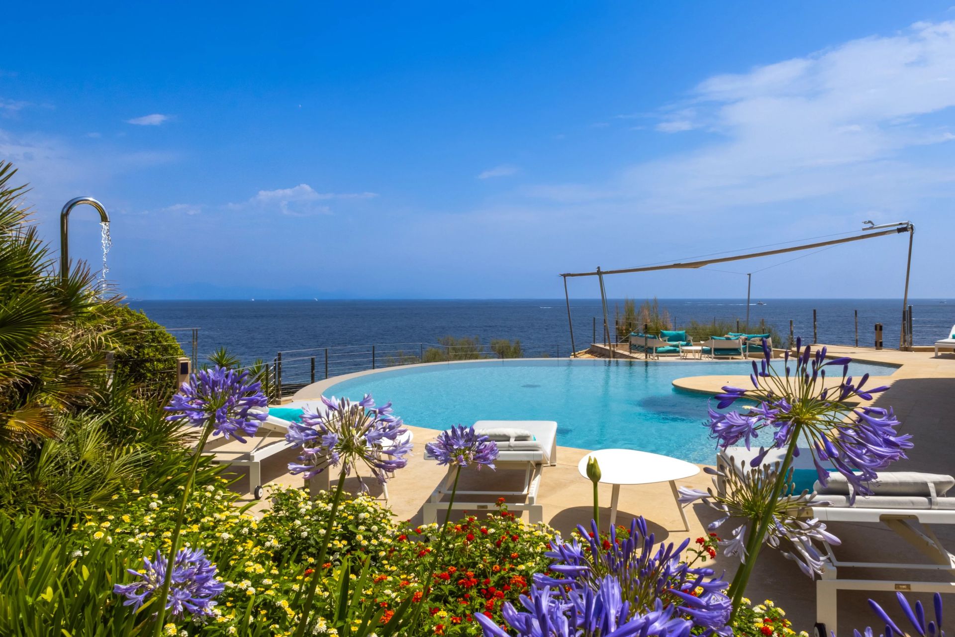 villa 7 Rooms for seasonal rent on Saint-Tropez (83990)