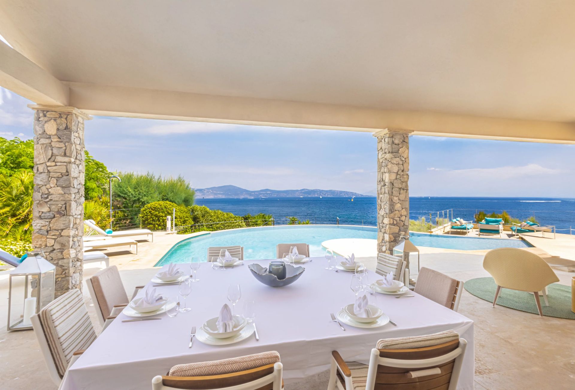 villa 7 Rooms for seasonal rent on Saint-Tropez (83990)
