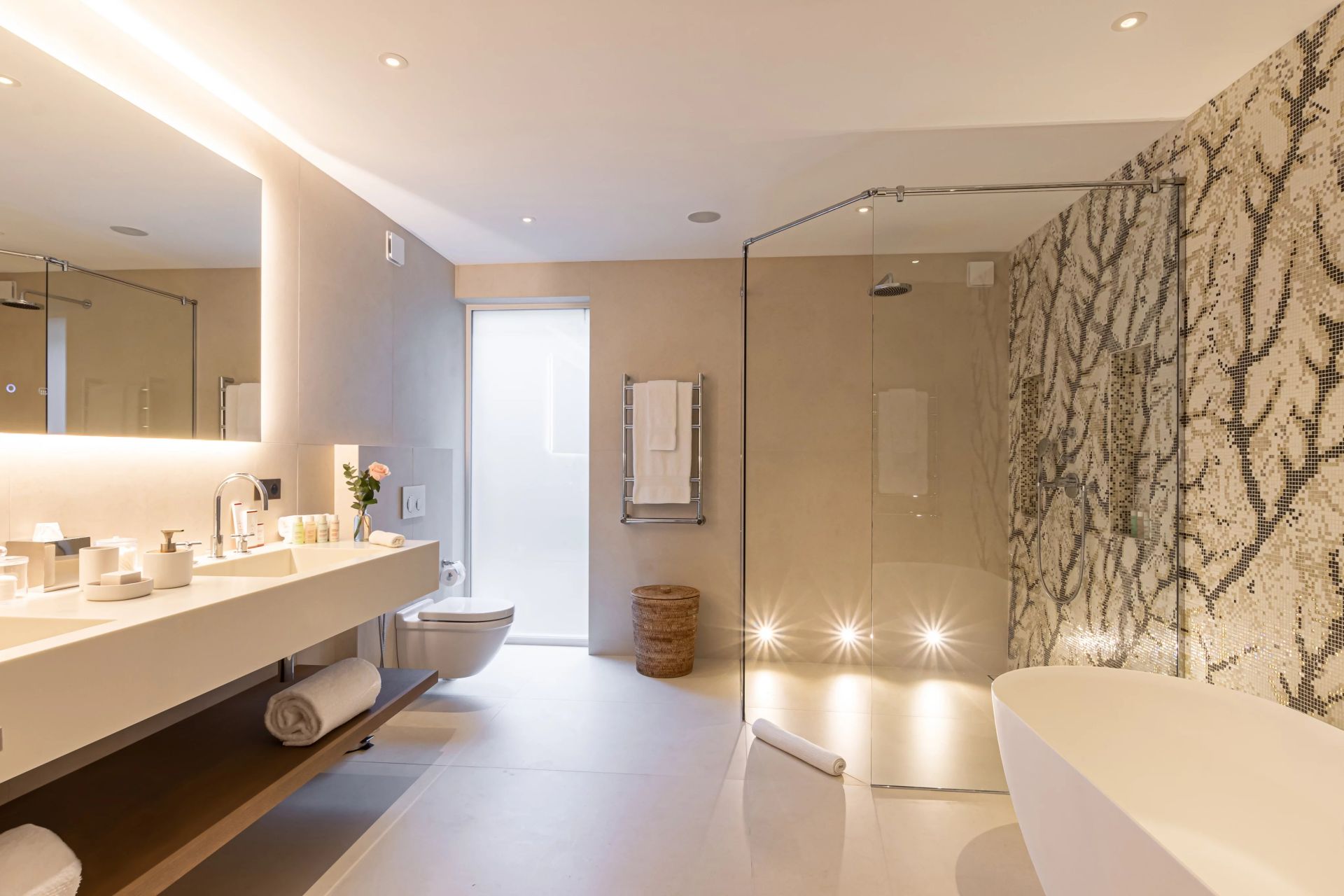 villa 7 Rooms for seasonal rent on Saint-Tropez (83990)