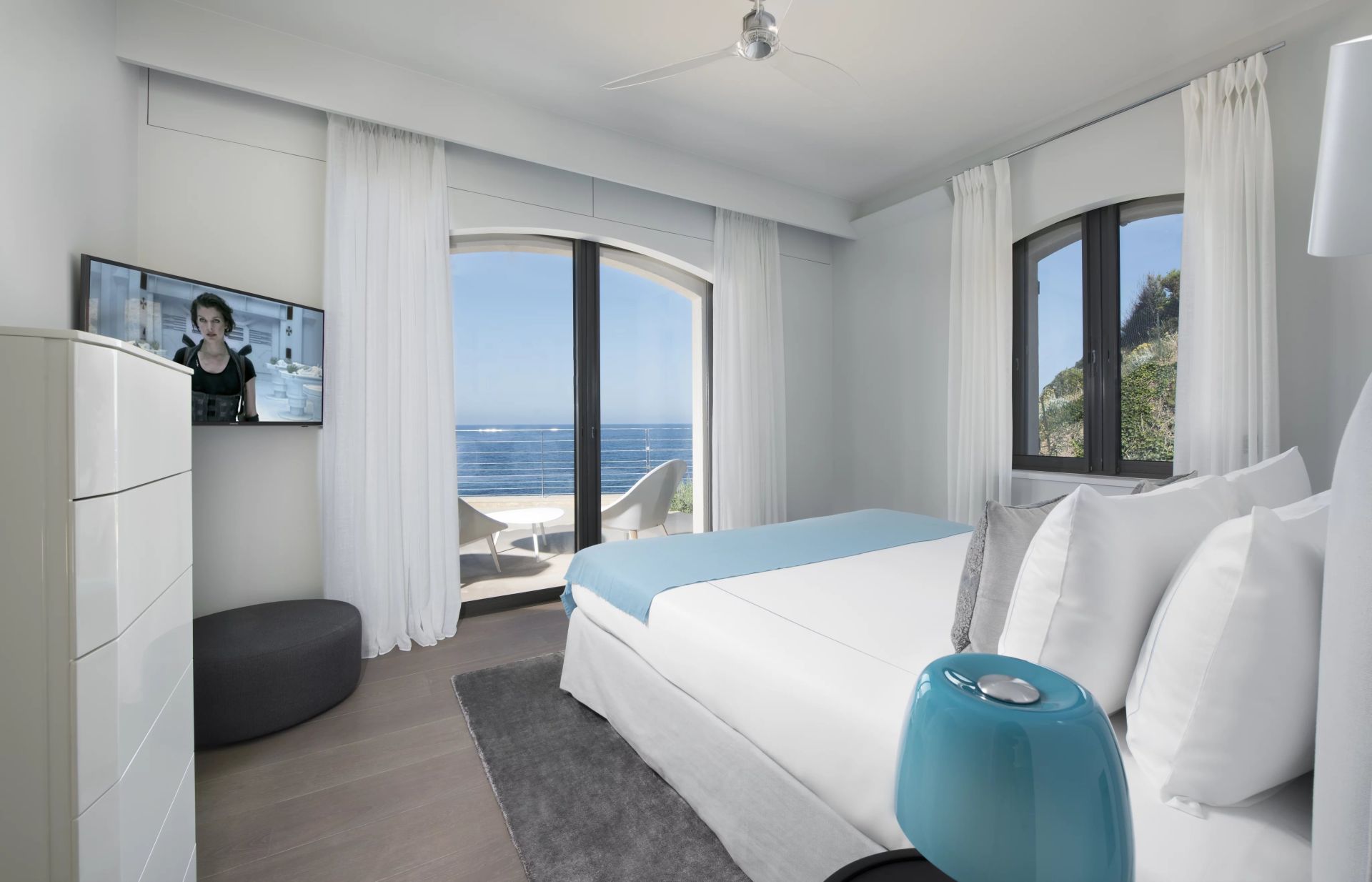 villa 7 Rooms for seasonal rent on Saint-Tropez (83990)