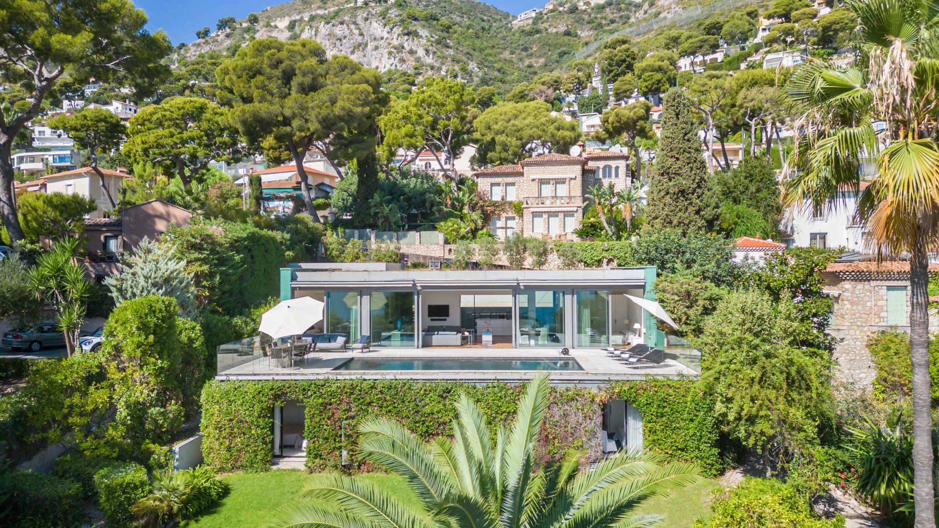 villa 6 Rooms for sale on Èze (06360)