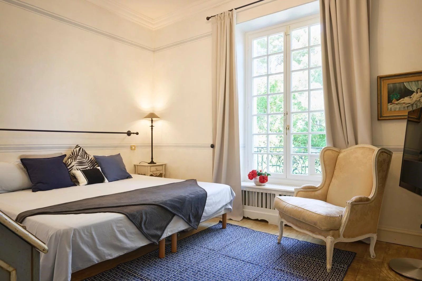 villa 7 Rooms for sale on Cap-d'Ail (06320)