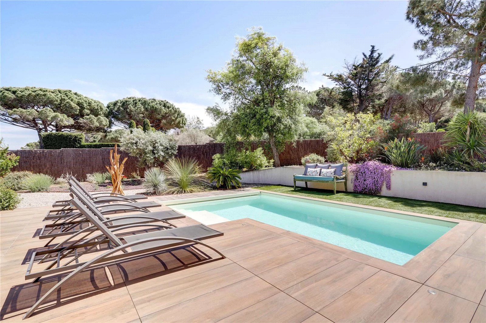 villa 4 Rooms for seasonal rent on Saint-Tropez (83990)