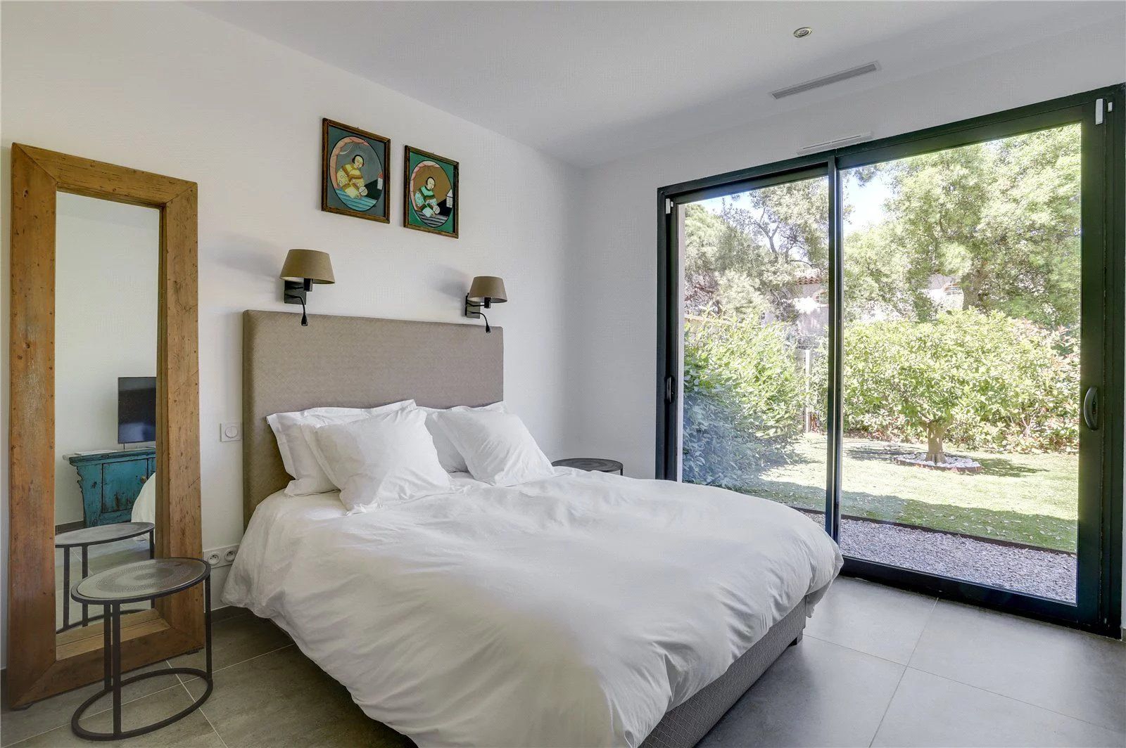 villa 4 Rooms for seasonal rent on Saint-Tropez (83990)