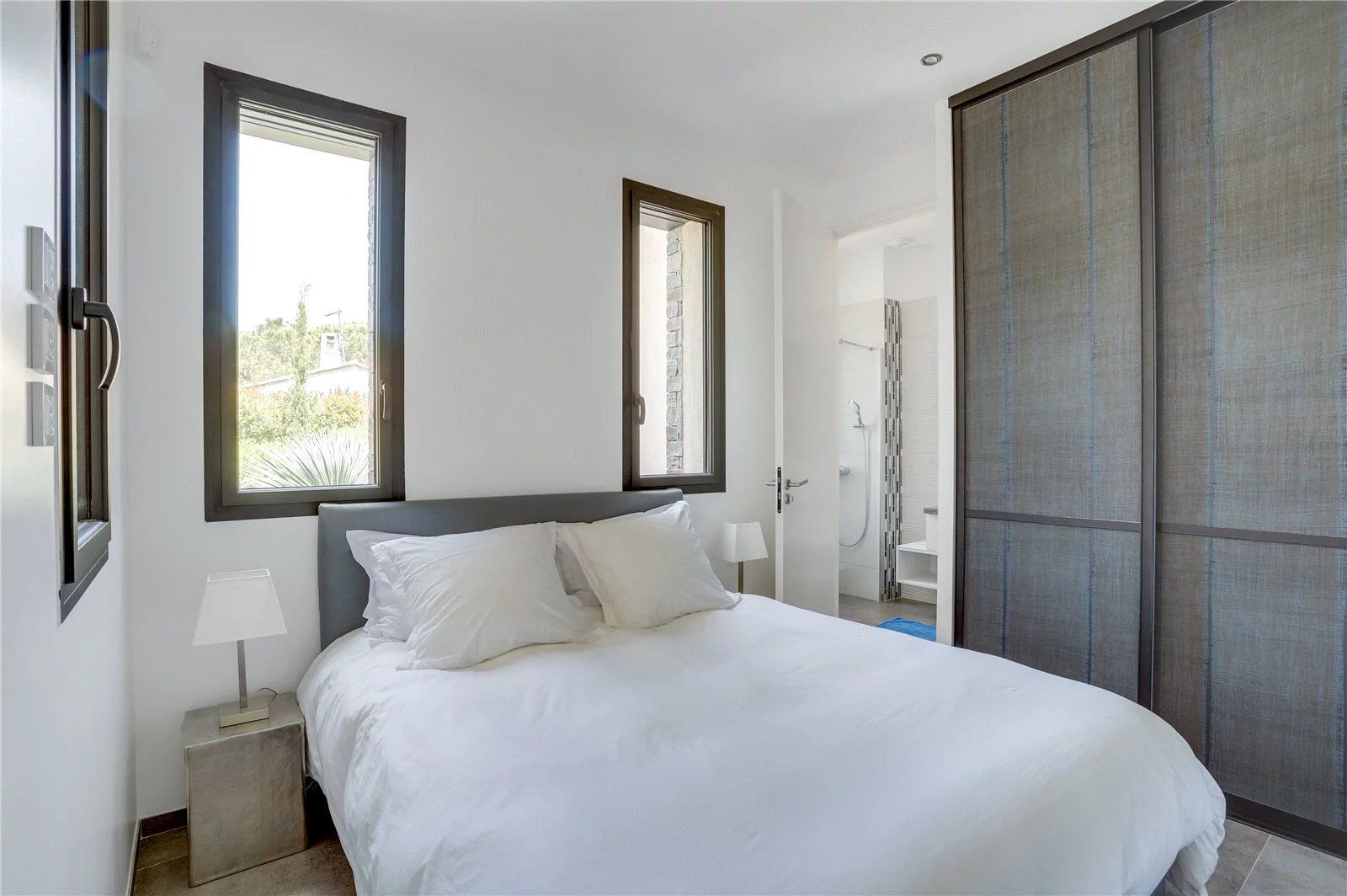 villa 4 Rooms for seasonal rent on Saint-Tropez (83990)