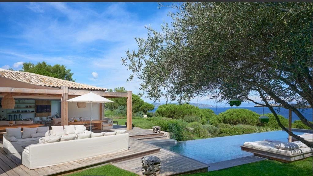 villa 10 Rooms for seasonal rent on Saint-Tropez (83990)