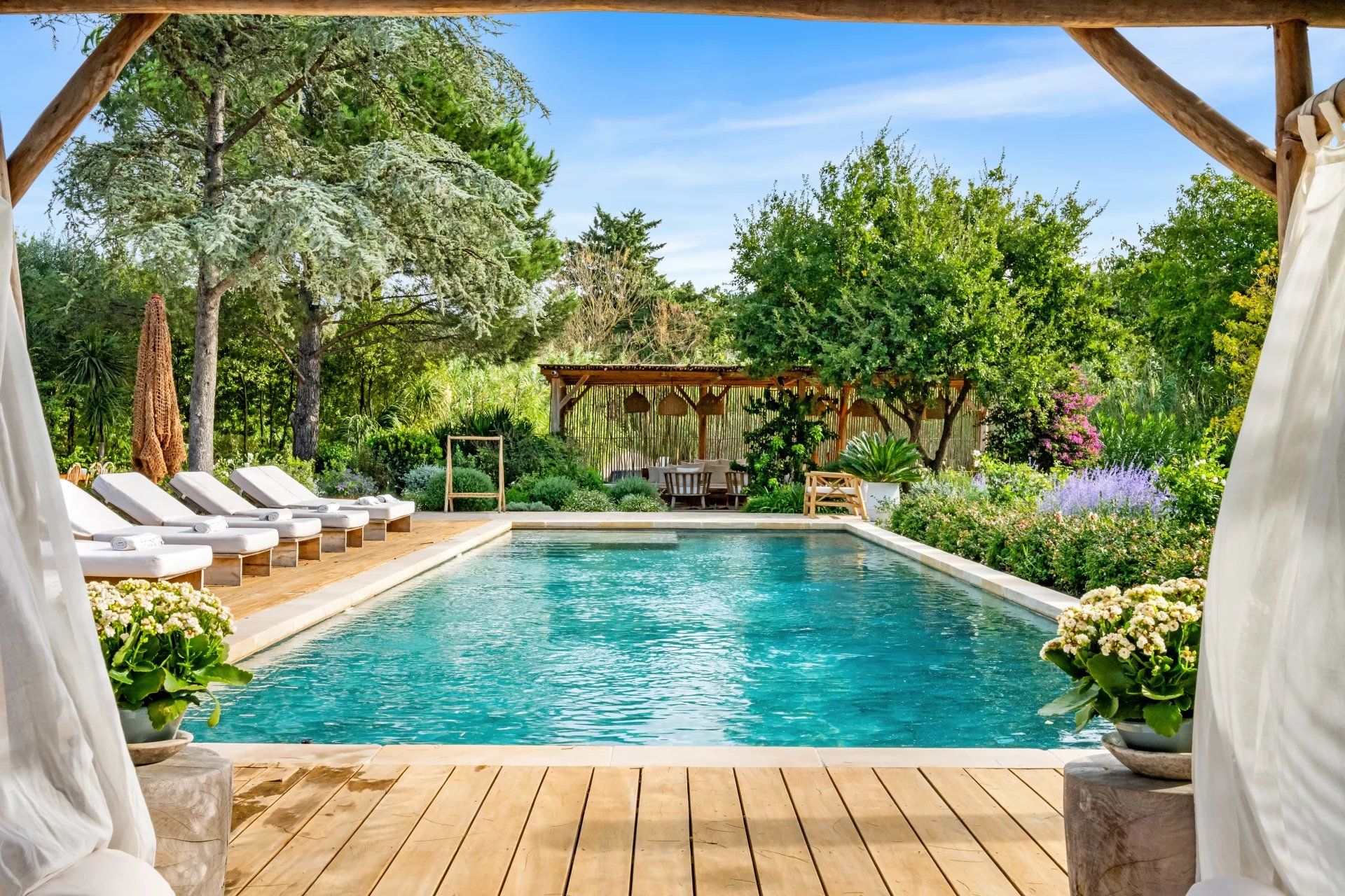 villa 6 Rooms for seasonal rent on Saint-Tropez (83990)