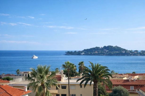 Vente Appartement Beaulieu-sur-Mer 4&nbsp;Pièces 74&nbsp;m²