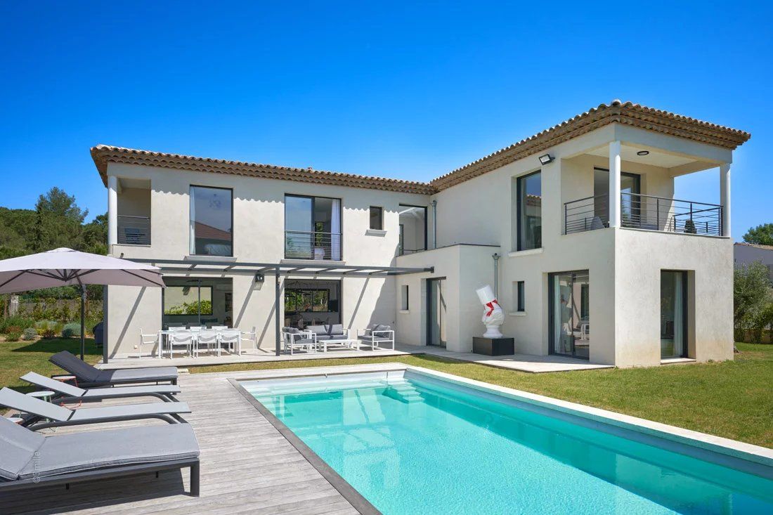 villa 6 Rooms for seasonal rent on Saint-Tropez (83990)