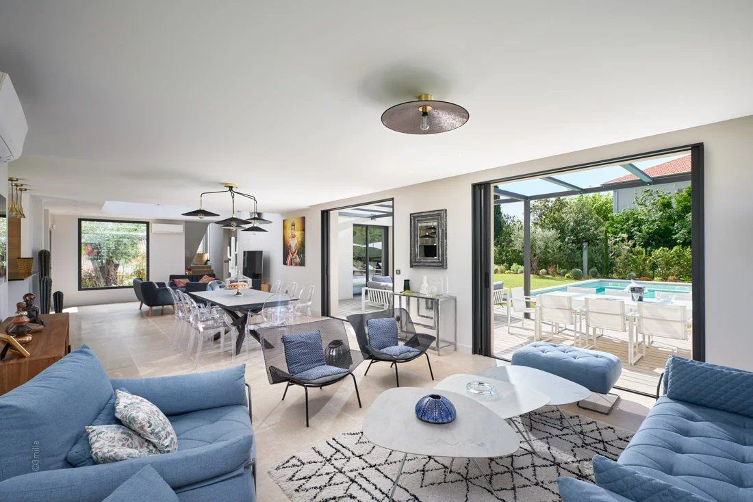 villa 6 Rooms for seasonal rent on Saint-Tropez (83990)