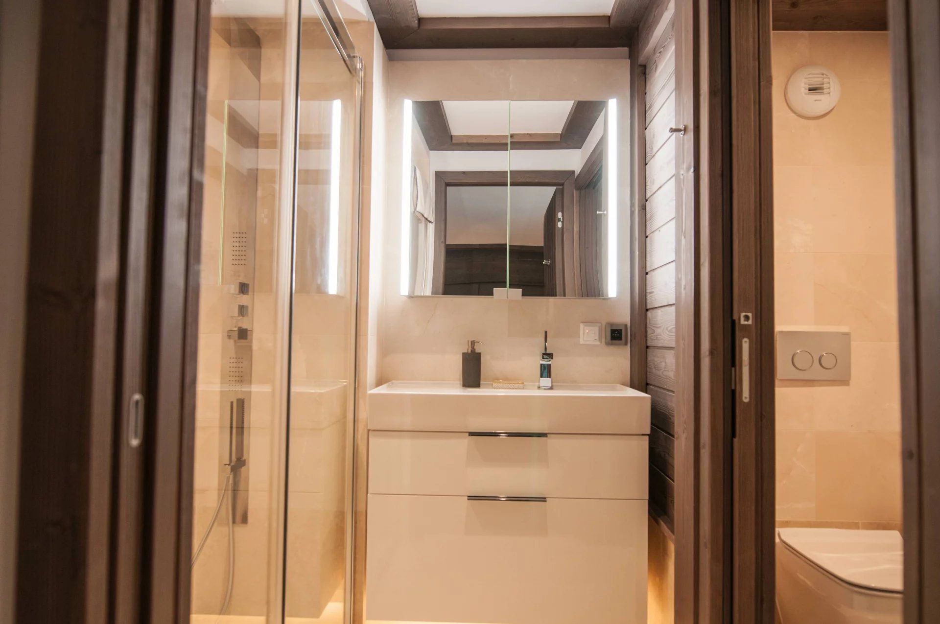 apartment 5 Rooms for seasonal rent on Courchevel (73120)