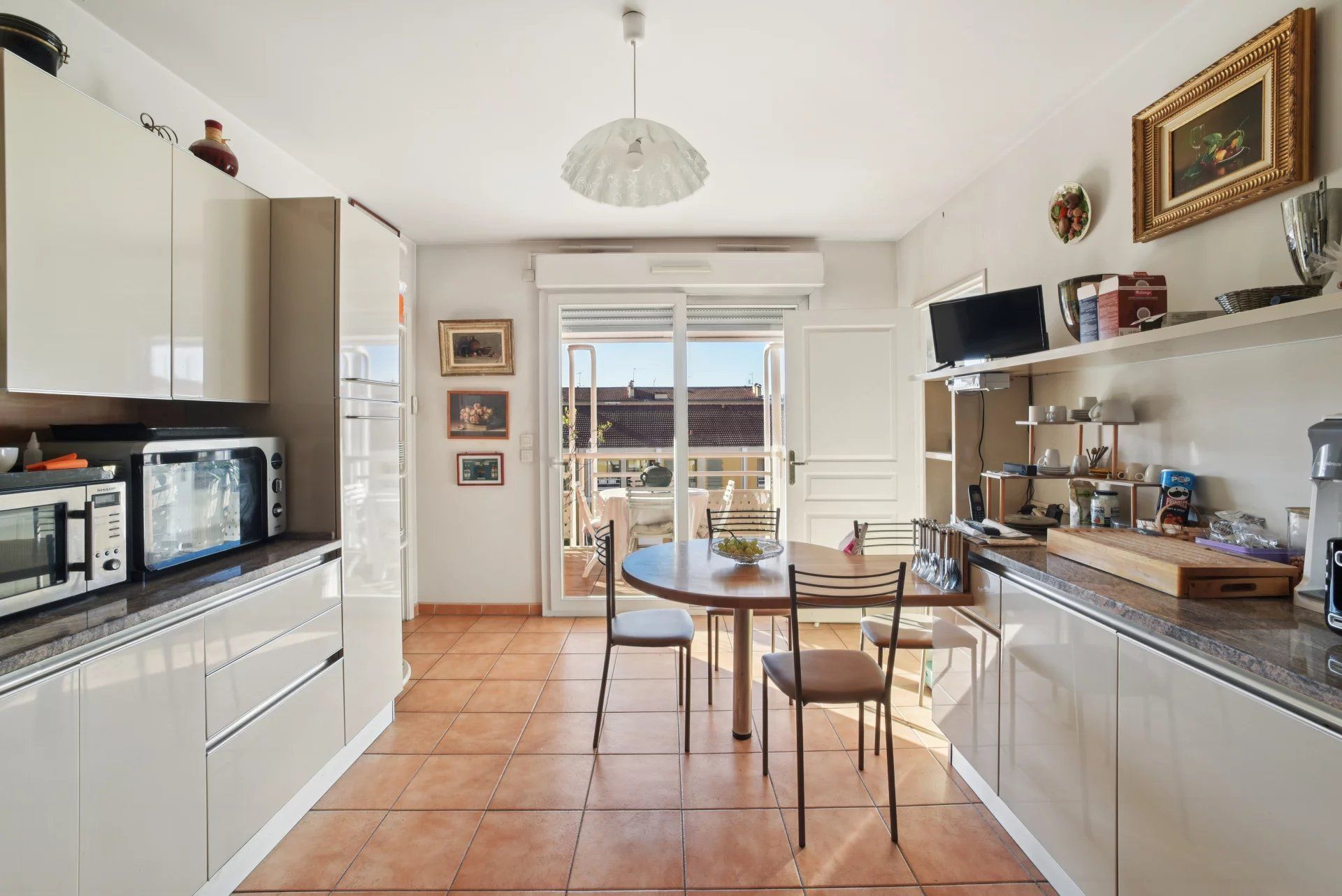 apartment 5 Rooms for sale on Nice (06300)