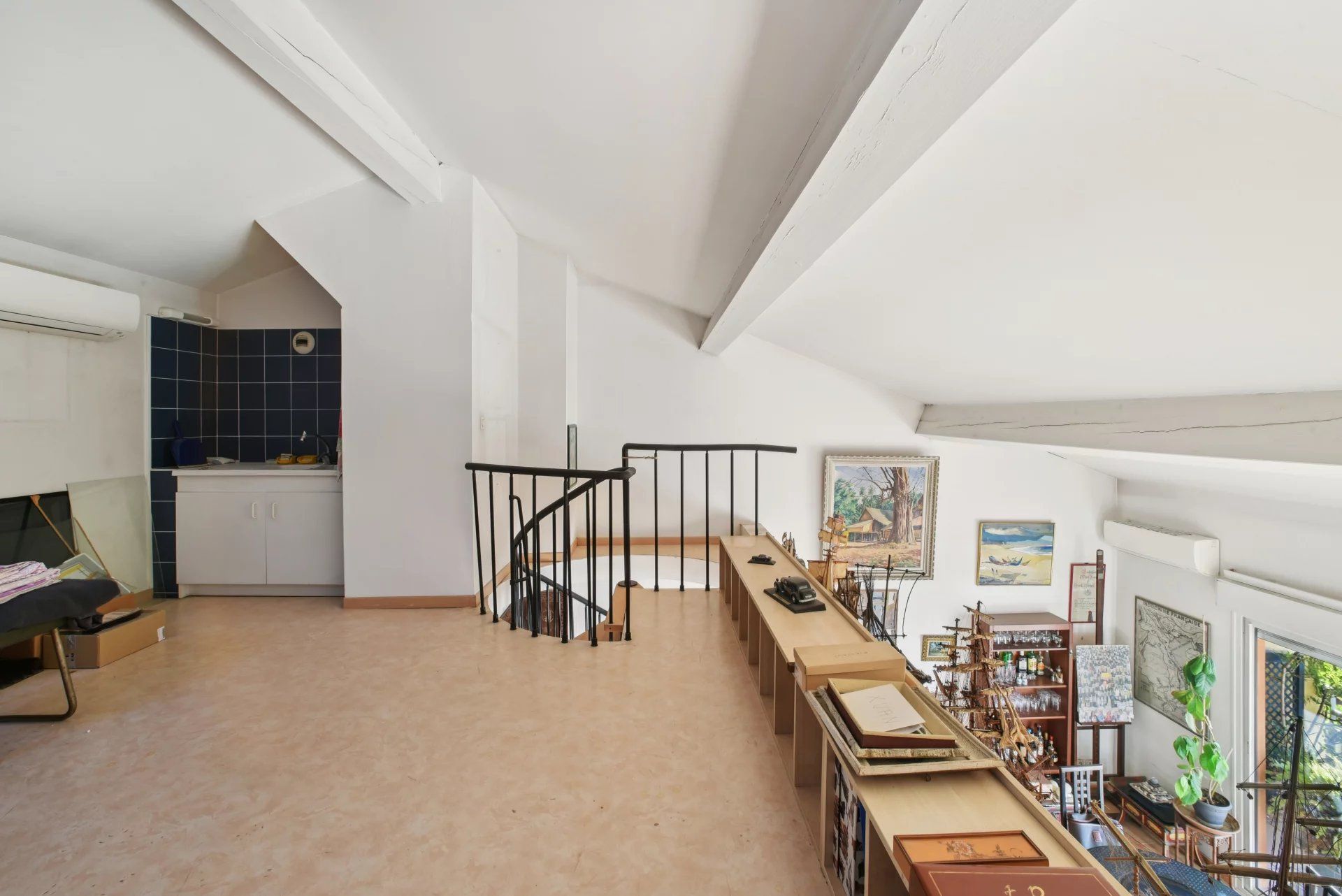 apartment 5 Rooms for sale on Nice (06300)