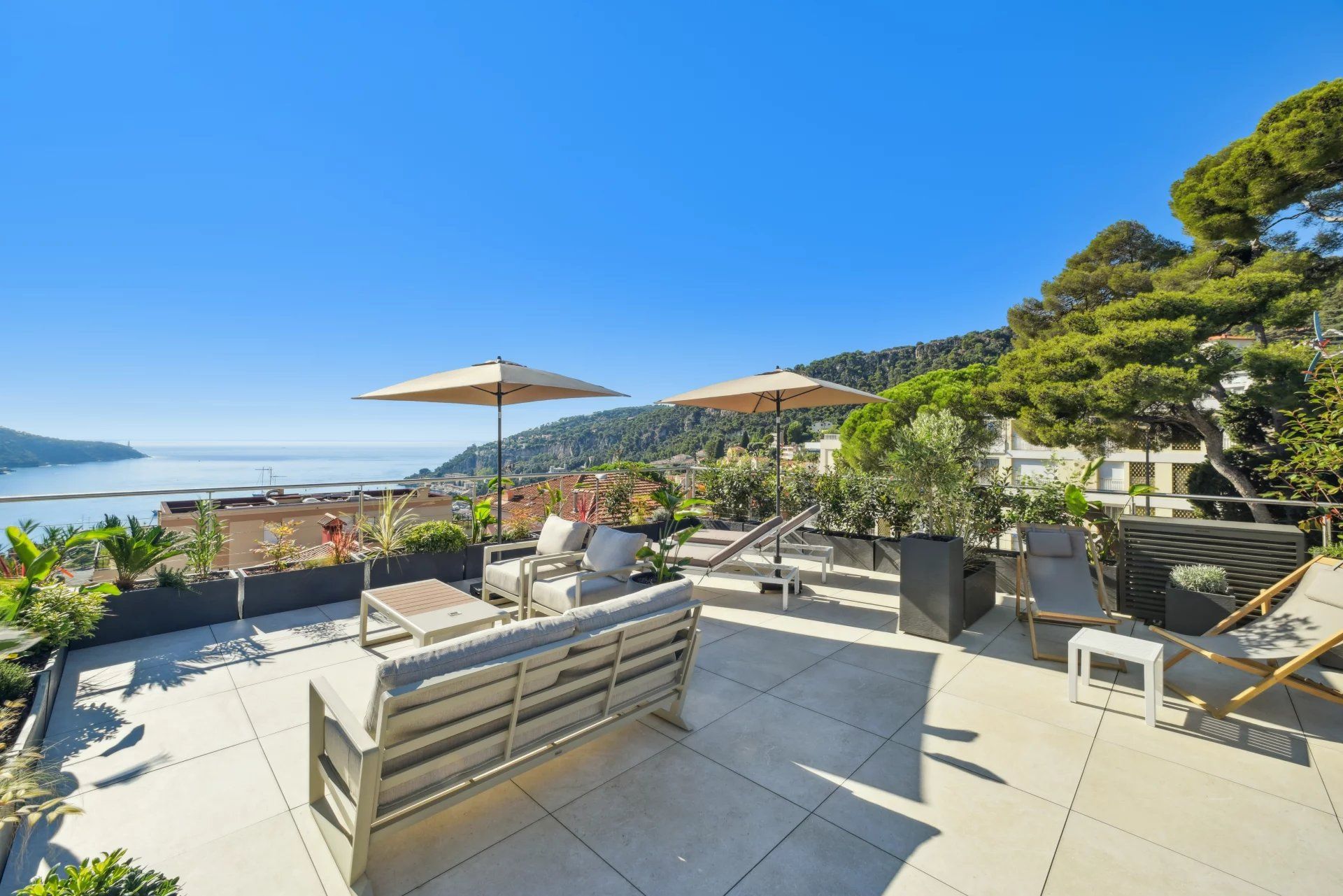 Sale Apartment Villefranche-sur-Mer 4 Rooms 99 m²