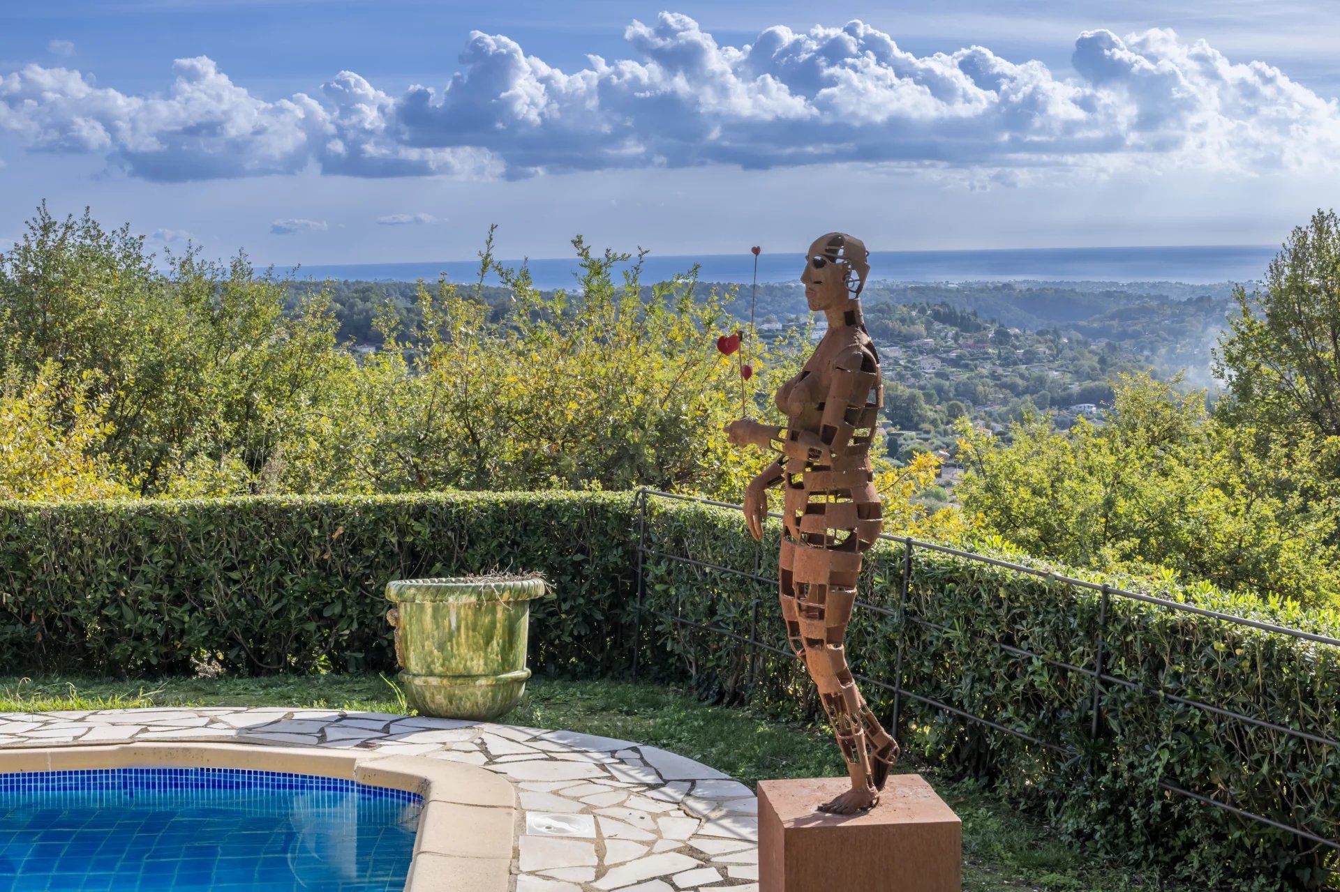 villa 8 Rooms for sale on Vence (06140)