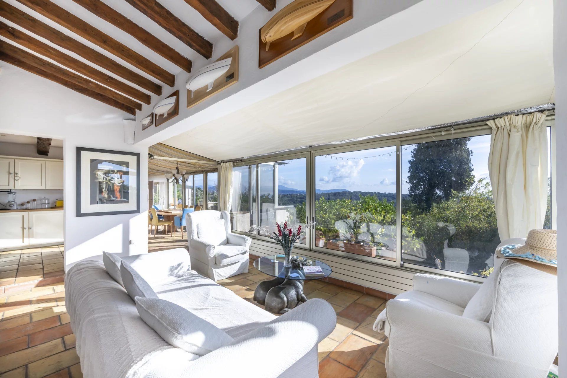 villa 8 Rooms for sale on Vence (06140)