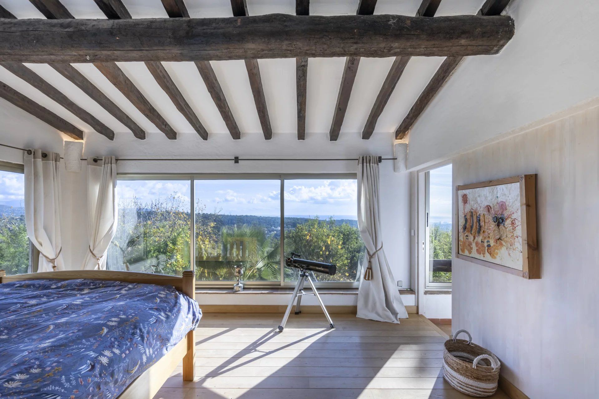 villa 8 Rooms for sale on Vence (06140)