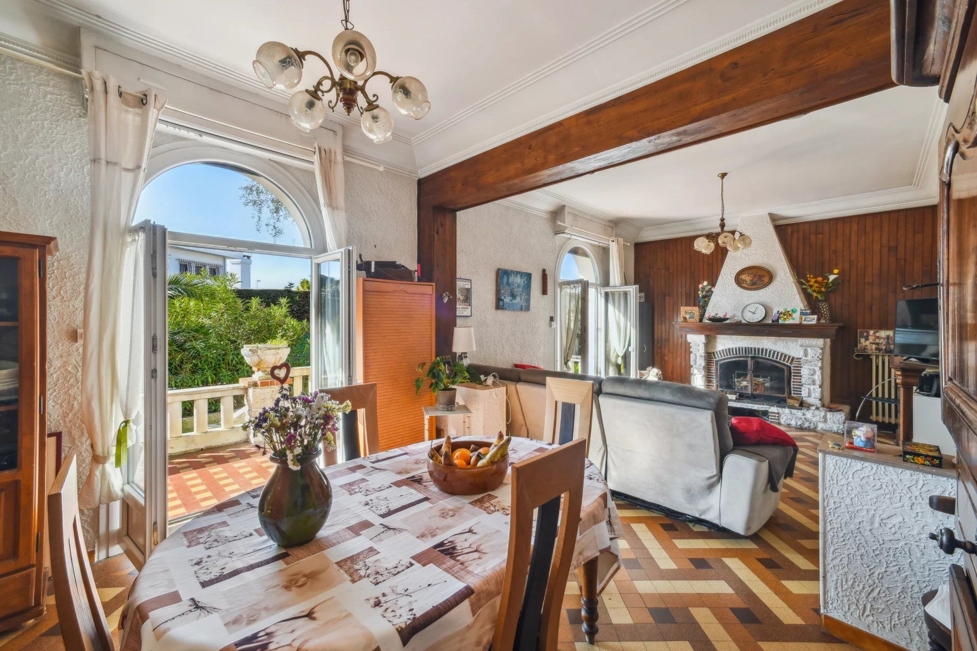 Vente Villa Saint-Laurent-du-Var 6 Pièces 156 m²