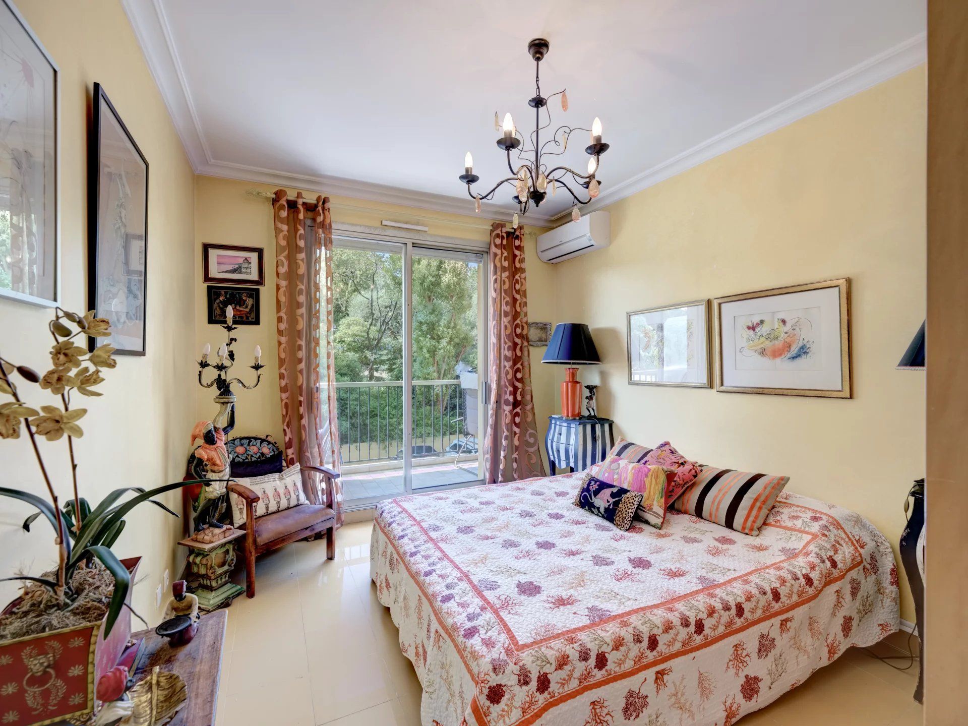 apartment 4 Rooms for sale on Nice (06200)