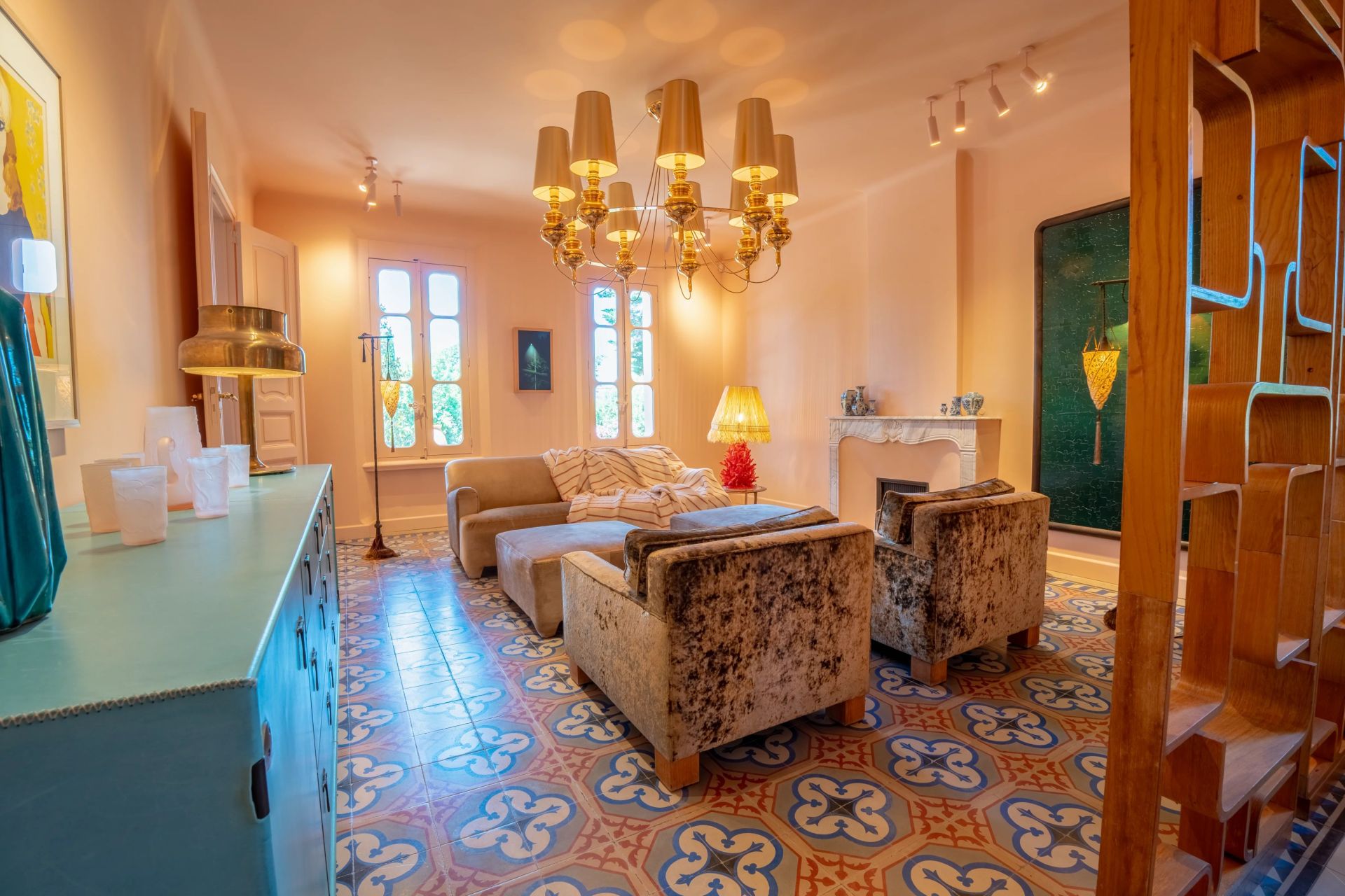 villa 6 Rooms for sale on Saint-Tropez (83990)