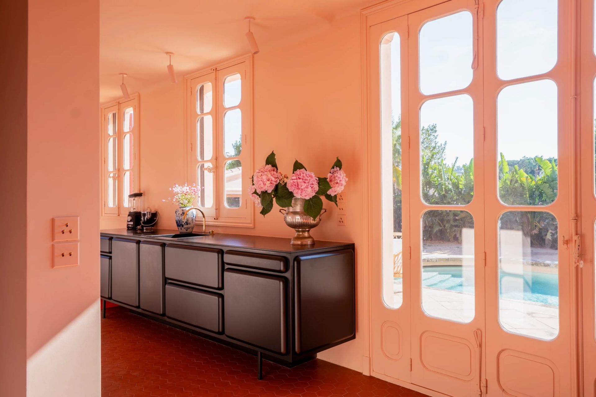 villa 6 Rooms for sale on Saint-Tropez (83990)