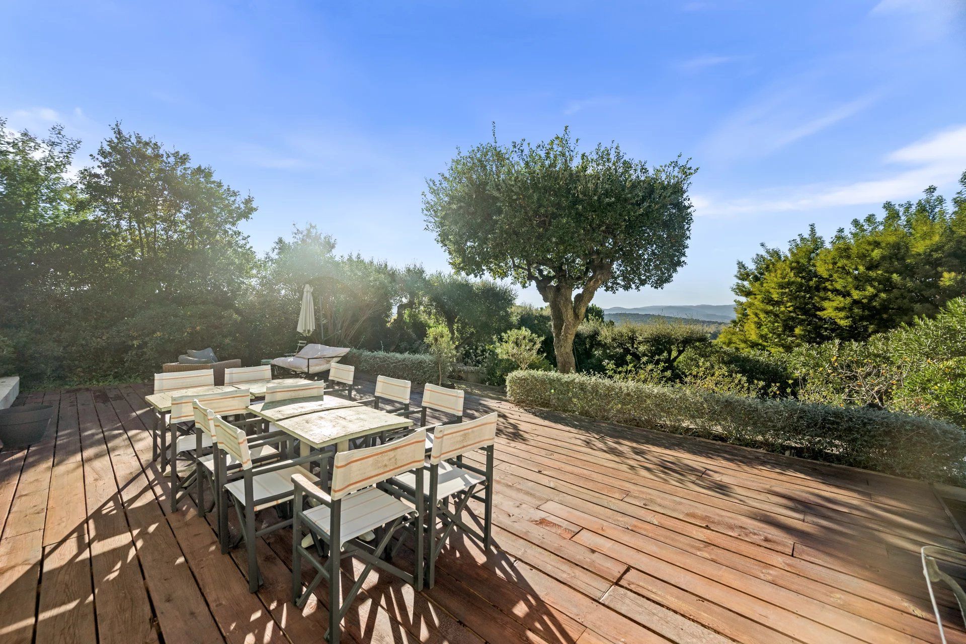 villa 5 Rooms for sale on Gassin (83580)