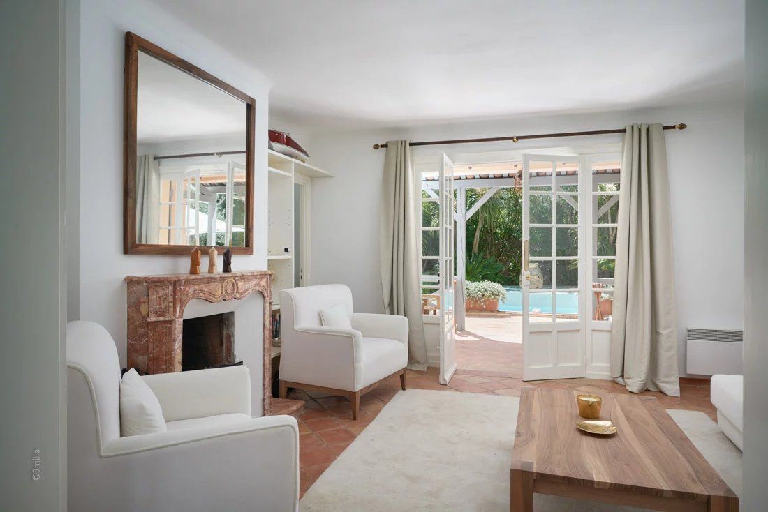 villa 5 Rooms for sale on Saint-Tropez (83990)
