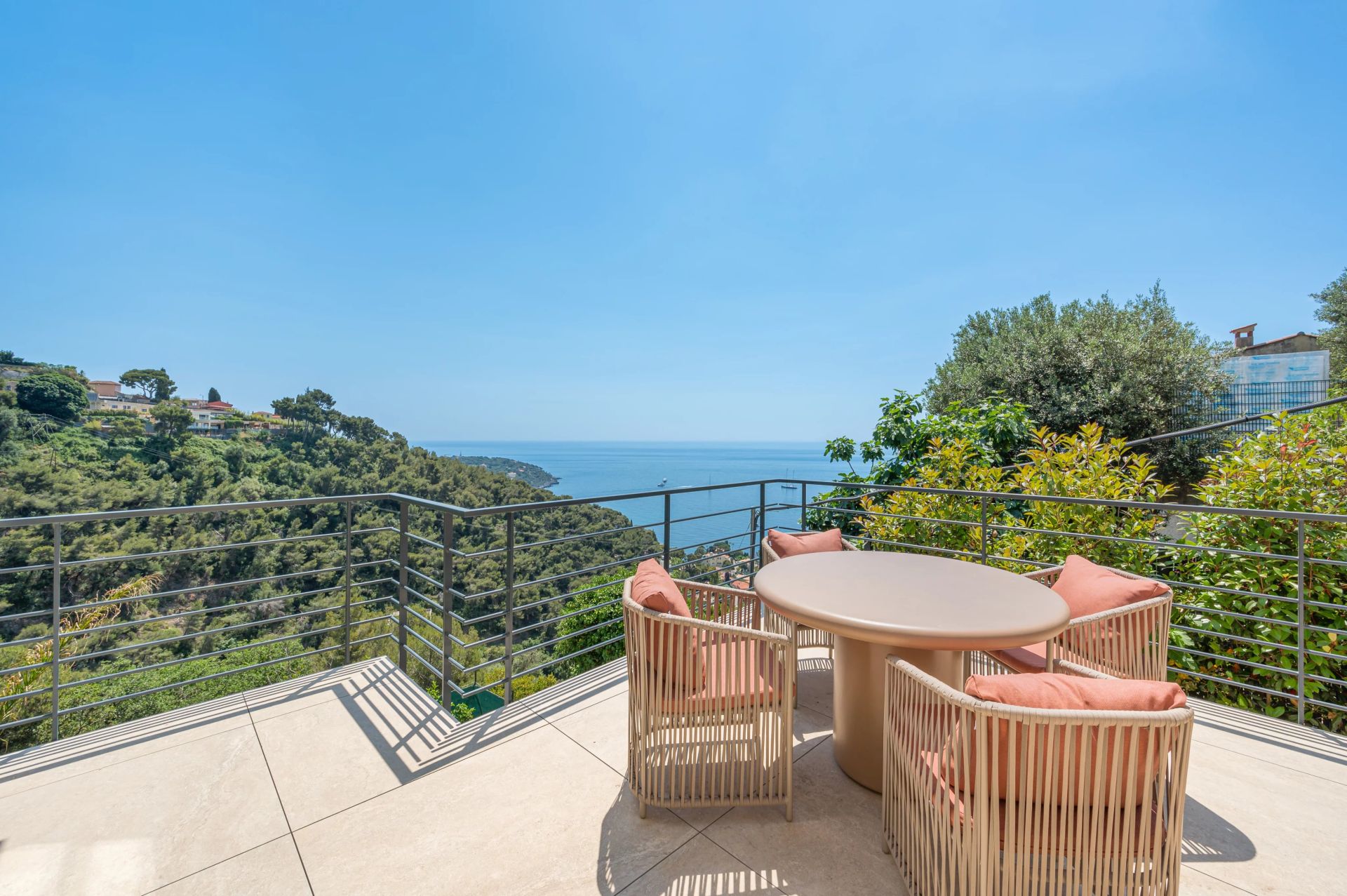 villa 5 Rooms for sale on Roquebrune-Cap-Martin (06190)