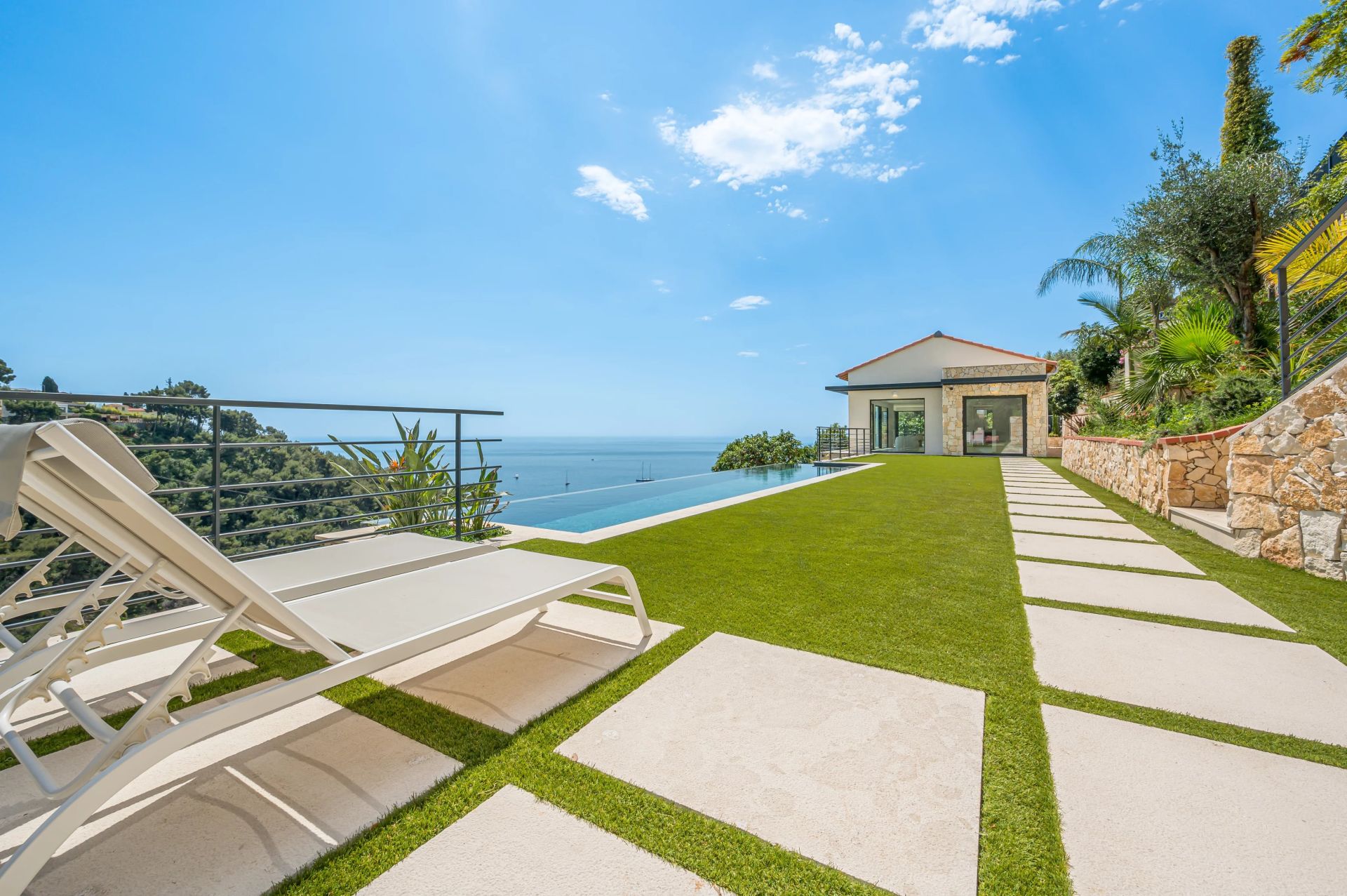villa 5 Rooms for sale on Roquebrune-Cap-Martin (06190)