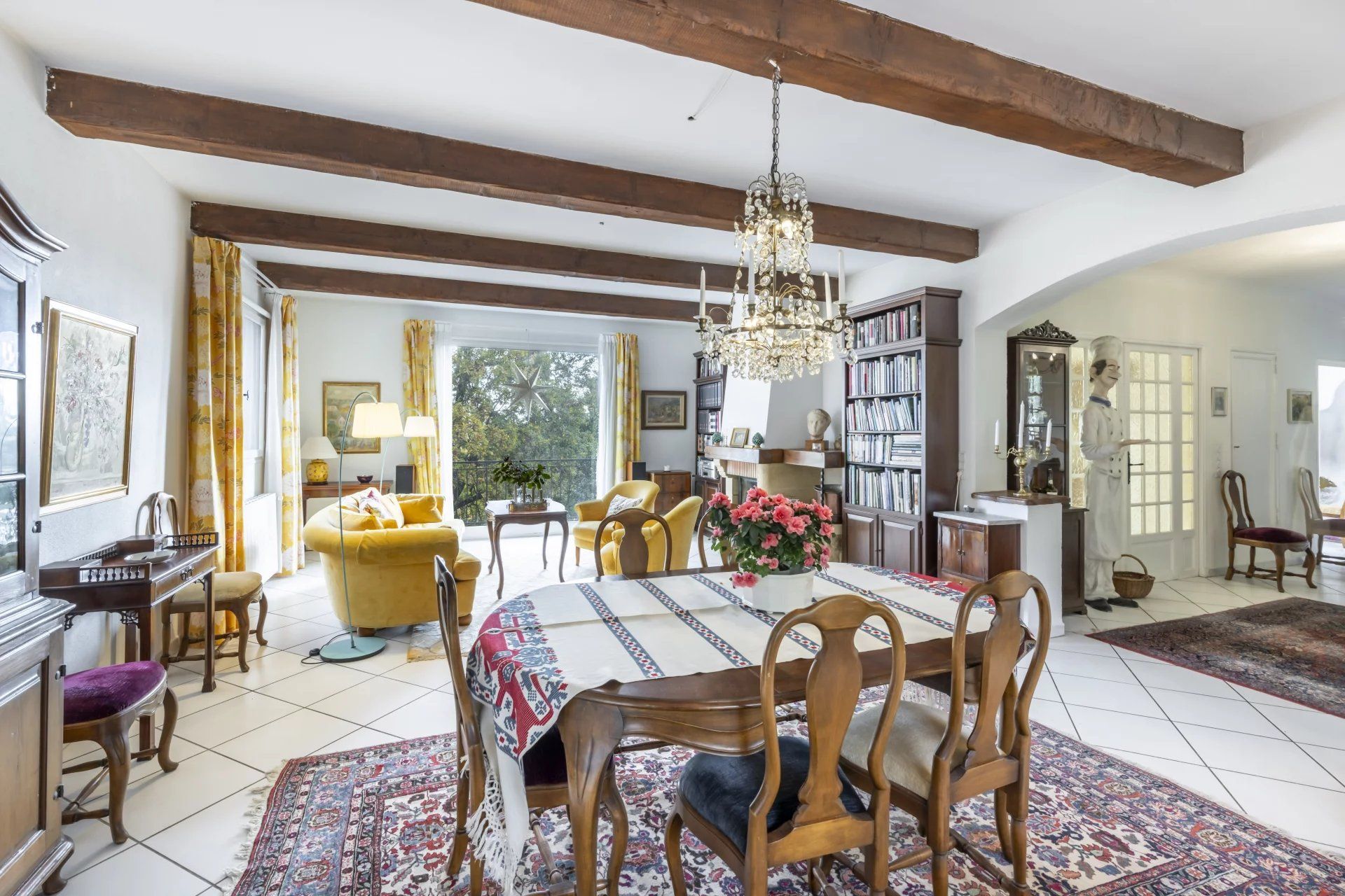 villa 8 Rooms for sale on La Colle-sur-Loup (06480)