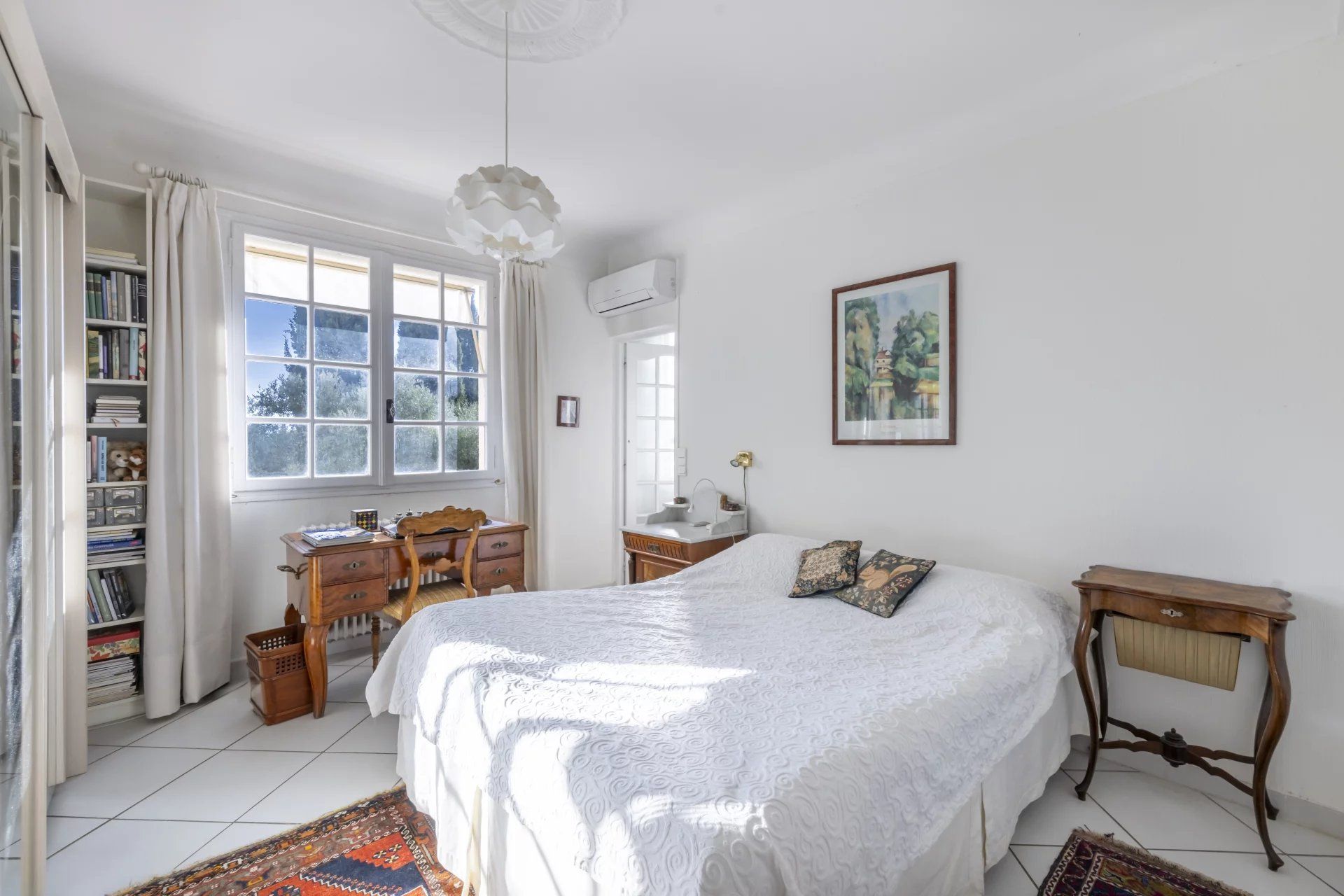 villa 8 Rooms for sale on La Colle-sur-Loup (06480)